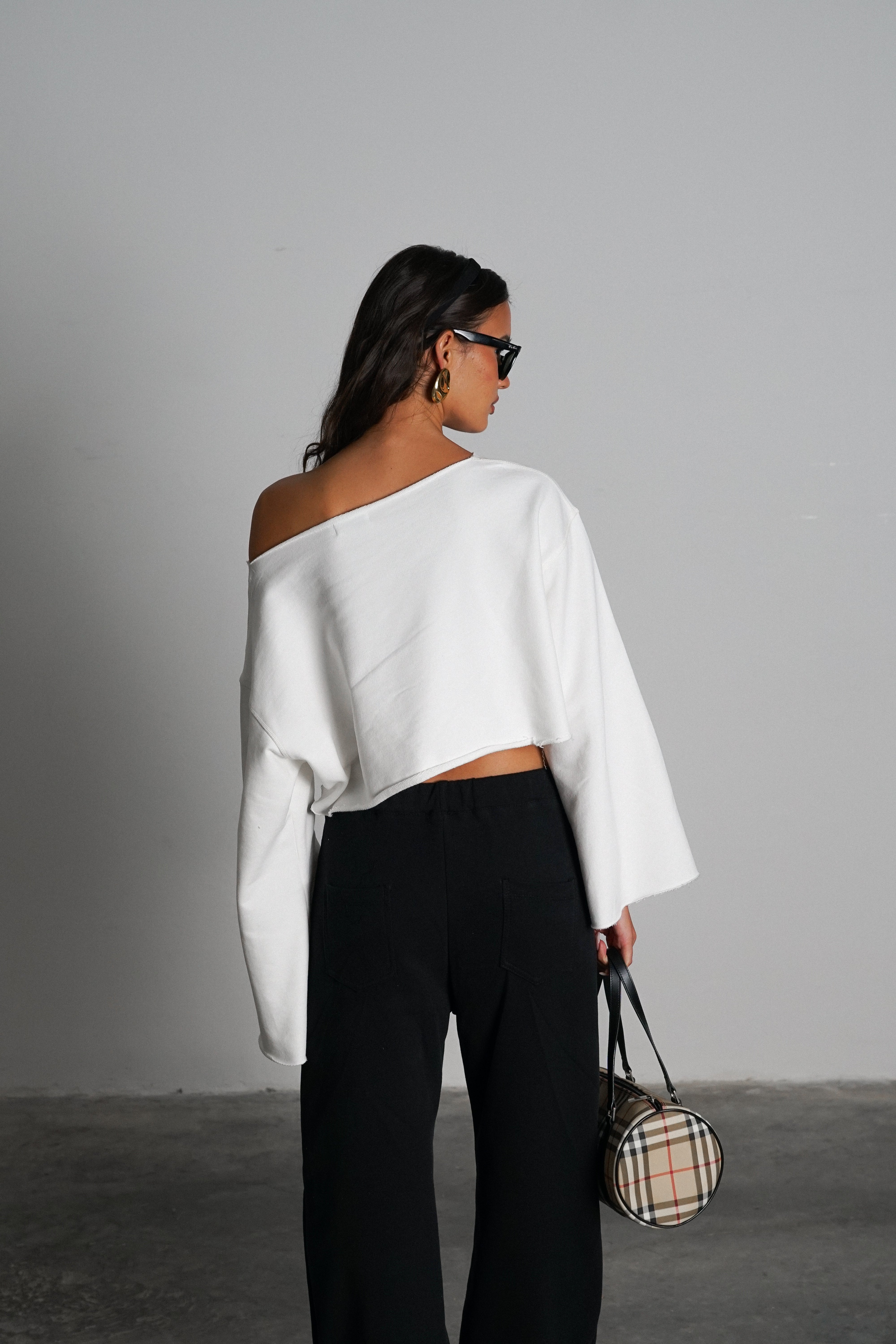 חולצת פירולי-לבן