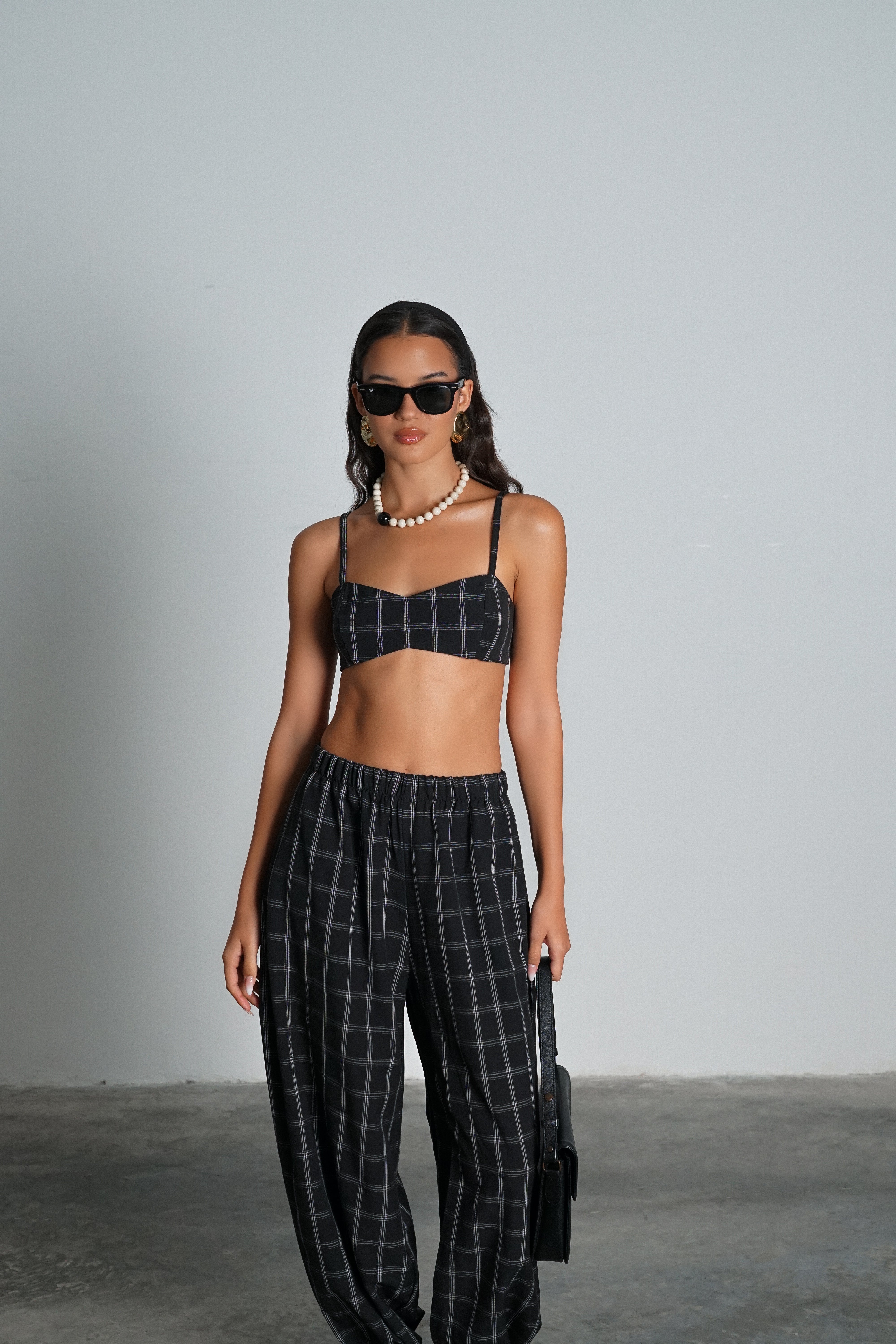 חליפת ניקה-שחור