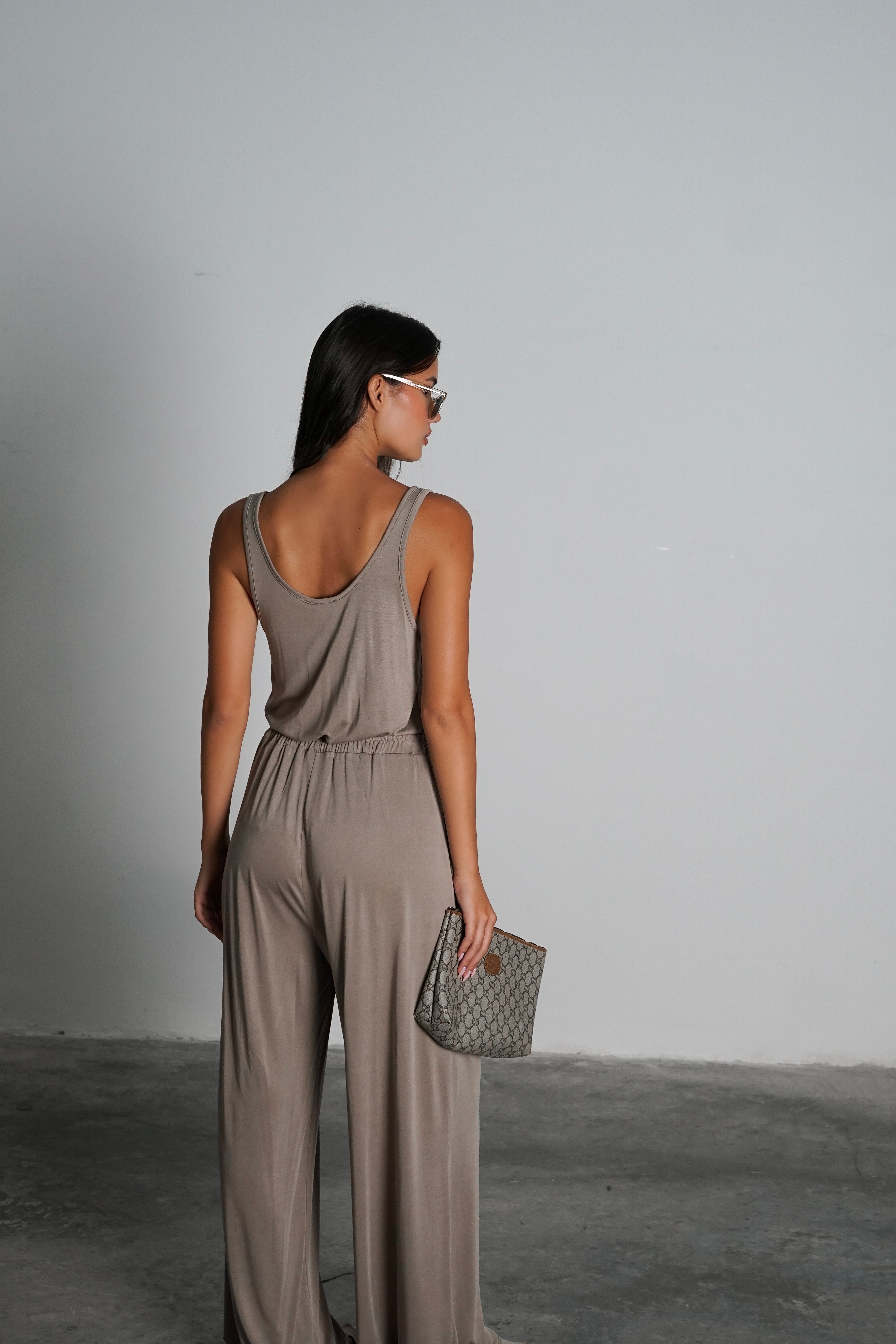 חליפת יובי-מוקה