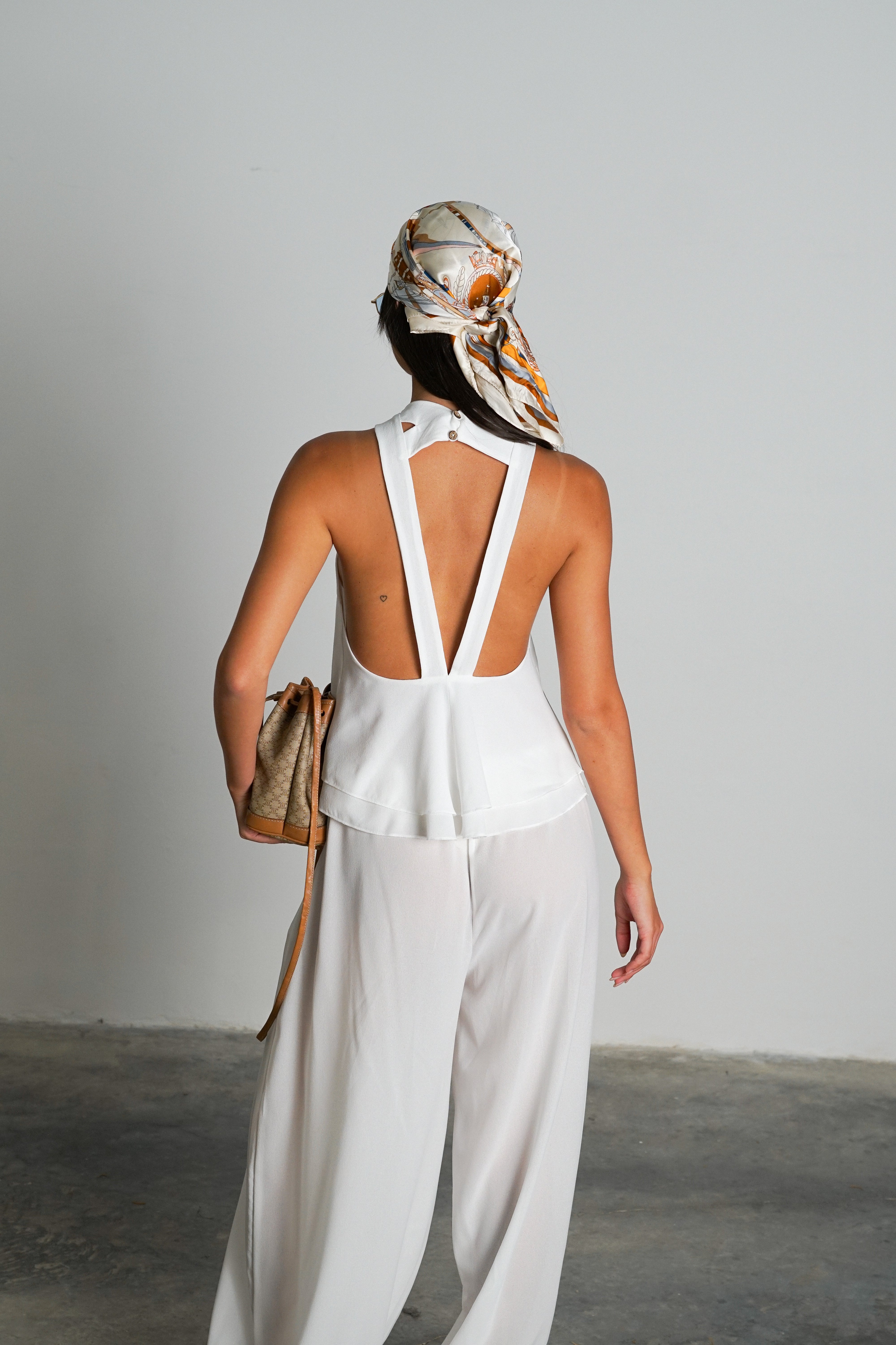 חליפת טוויקי-לבן