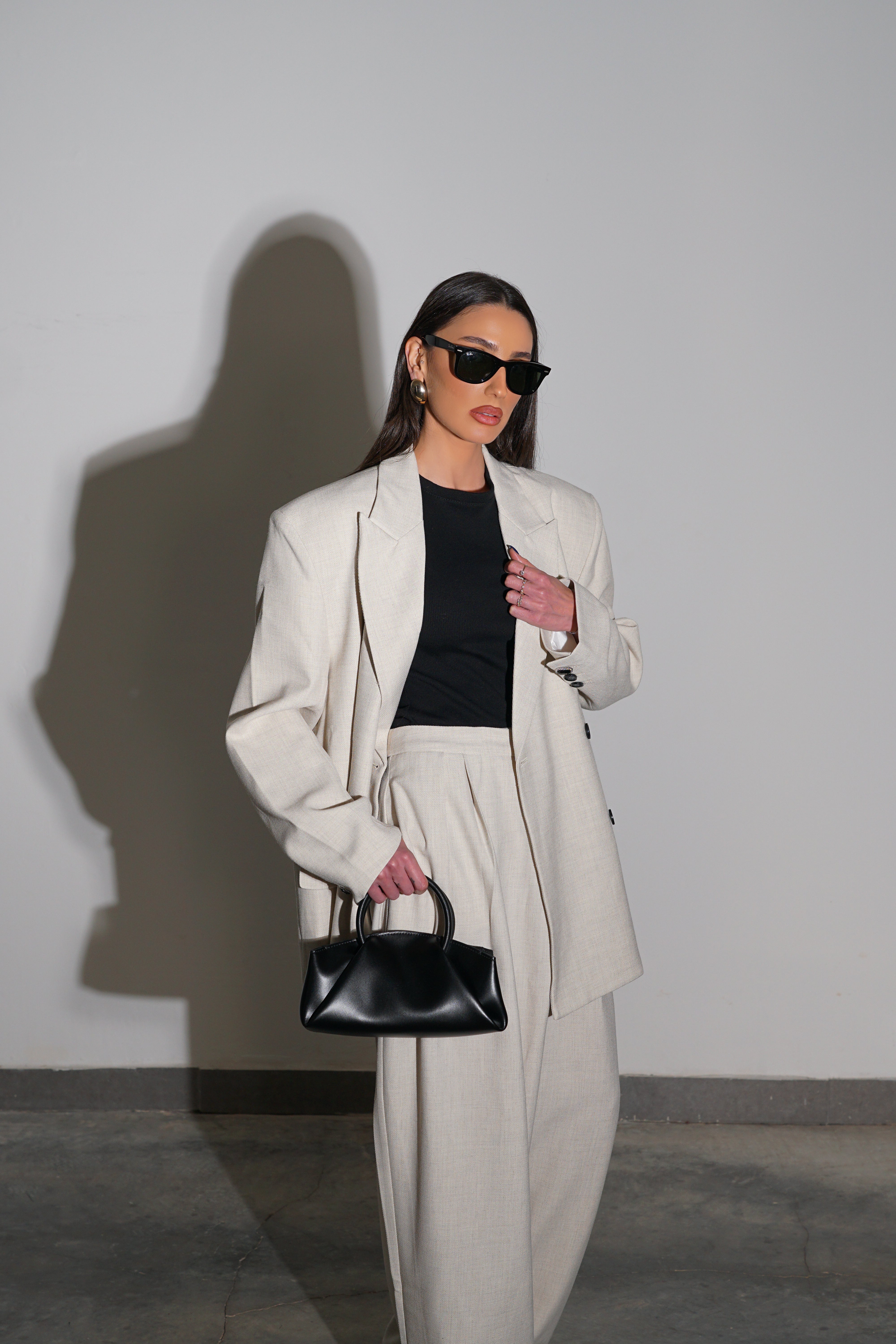 חליפת ולורה