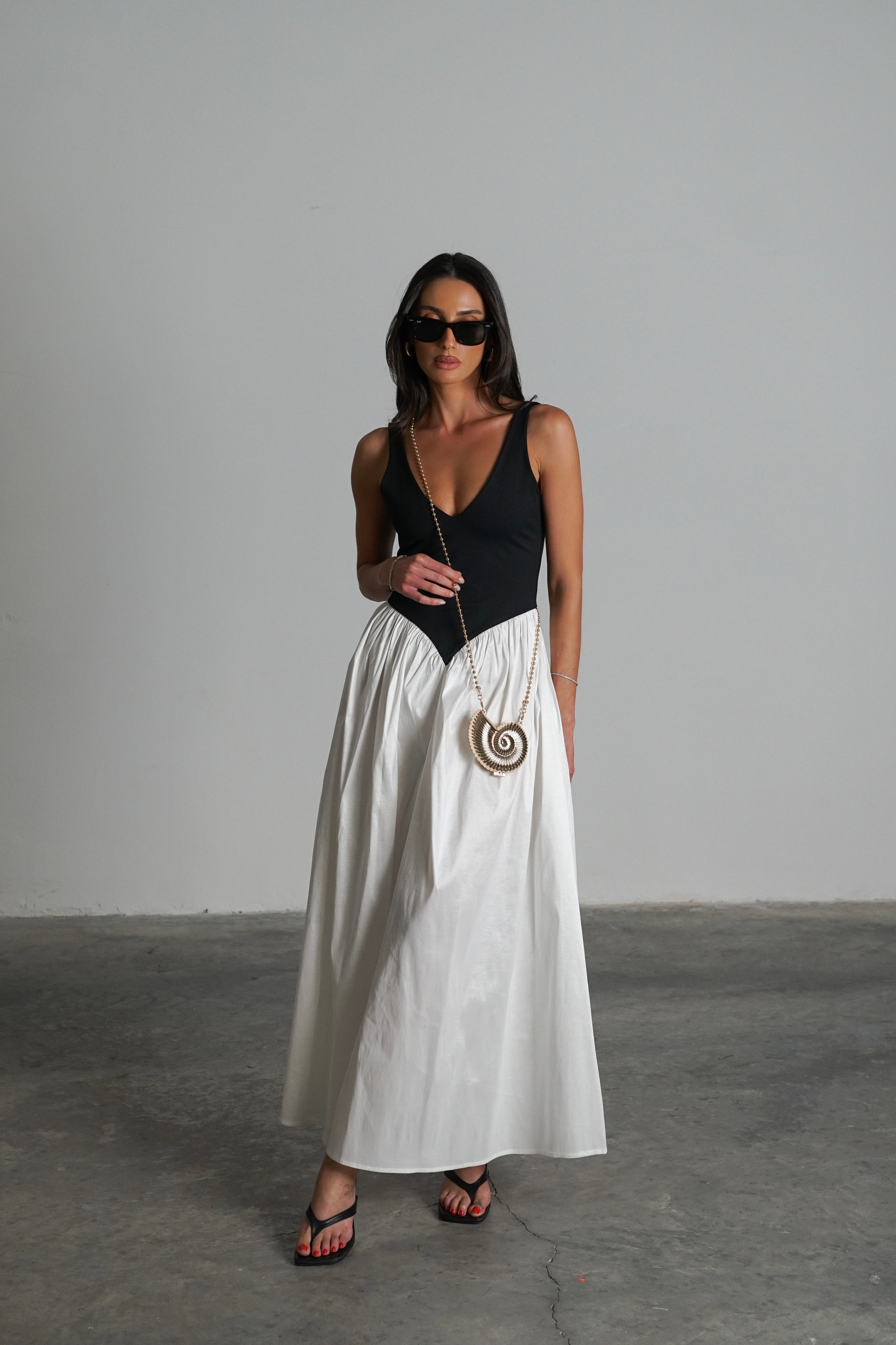 שמלת ווקר-לבן