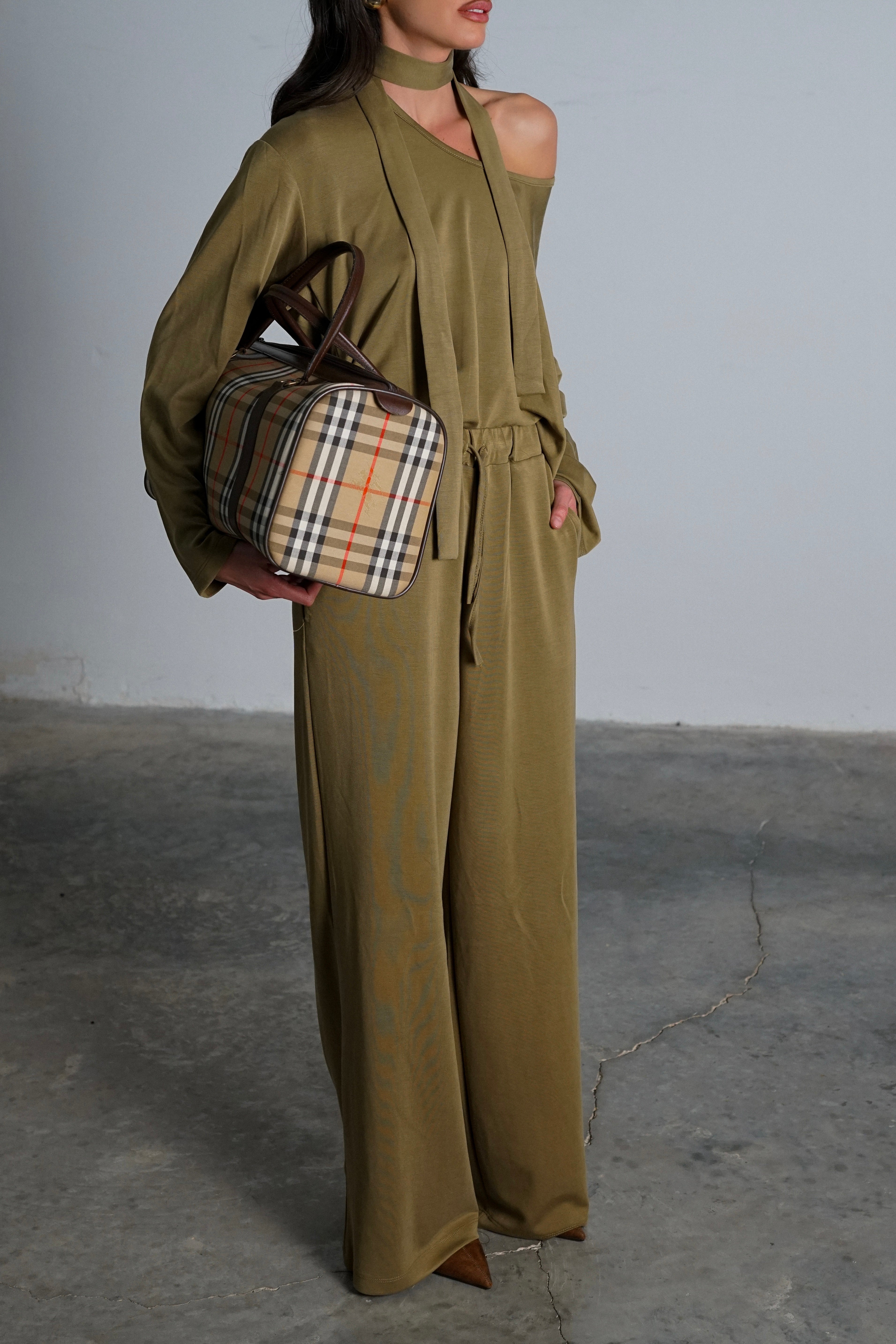 חליפת טימי-זית