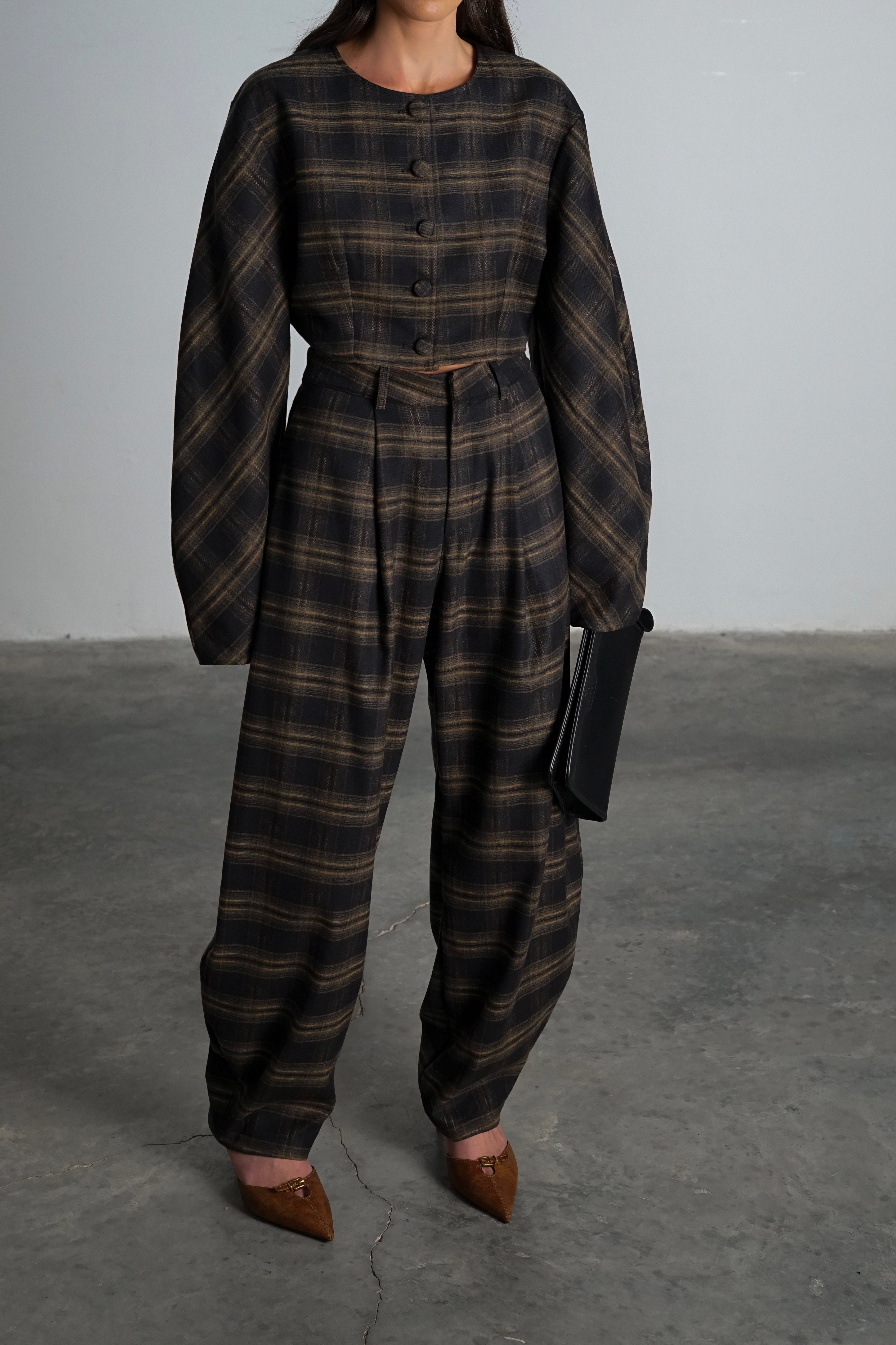 חליפת פטיסר-חום