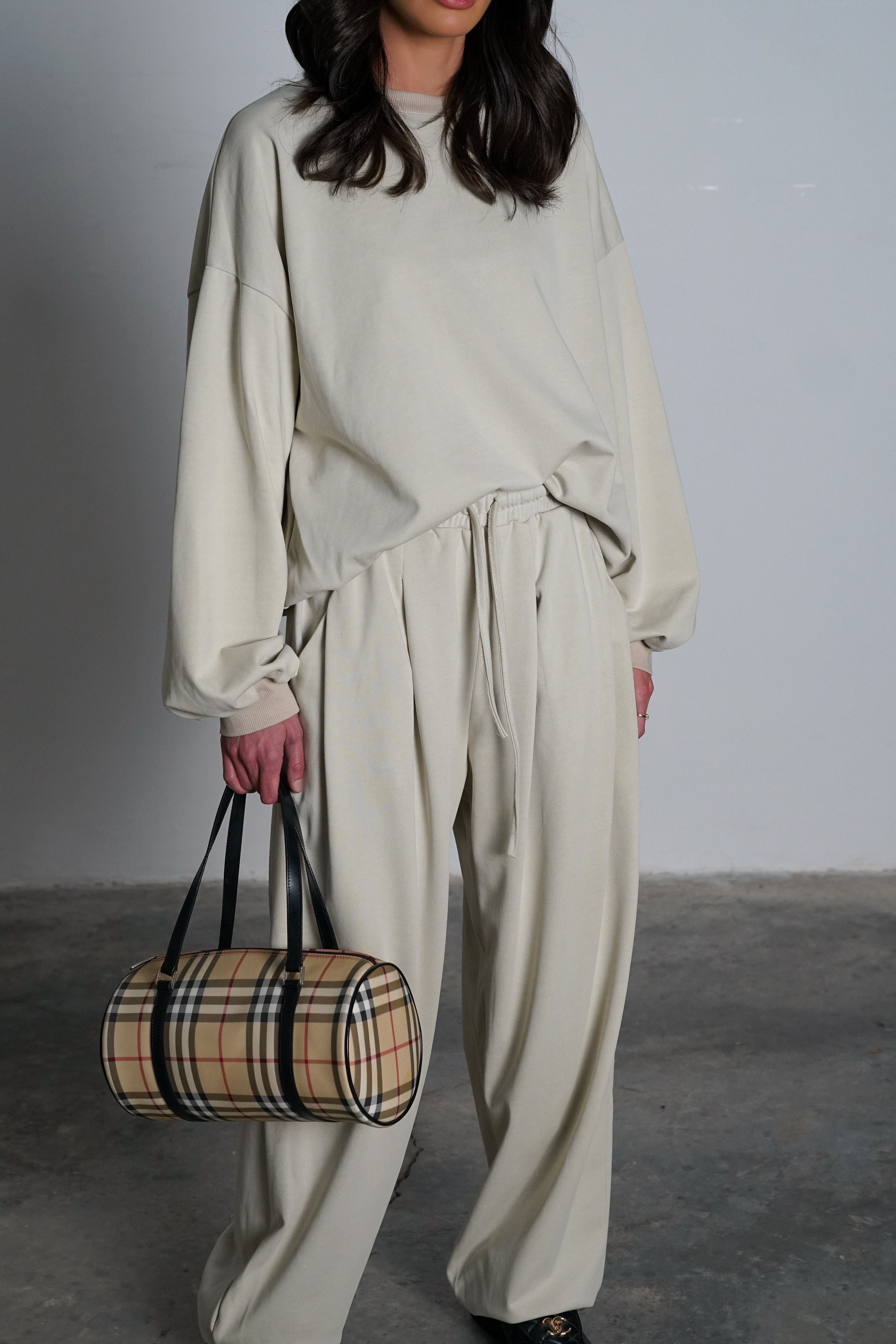 חליפת נייטי-אבן