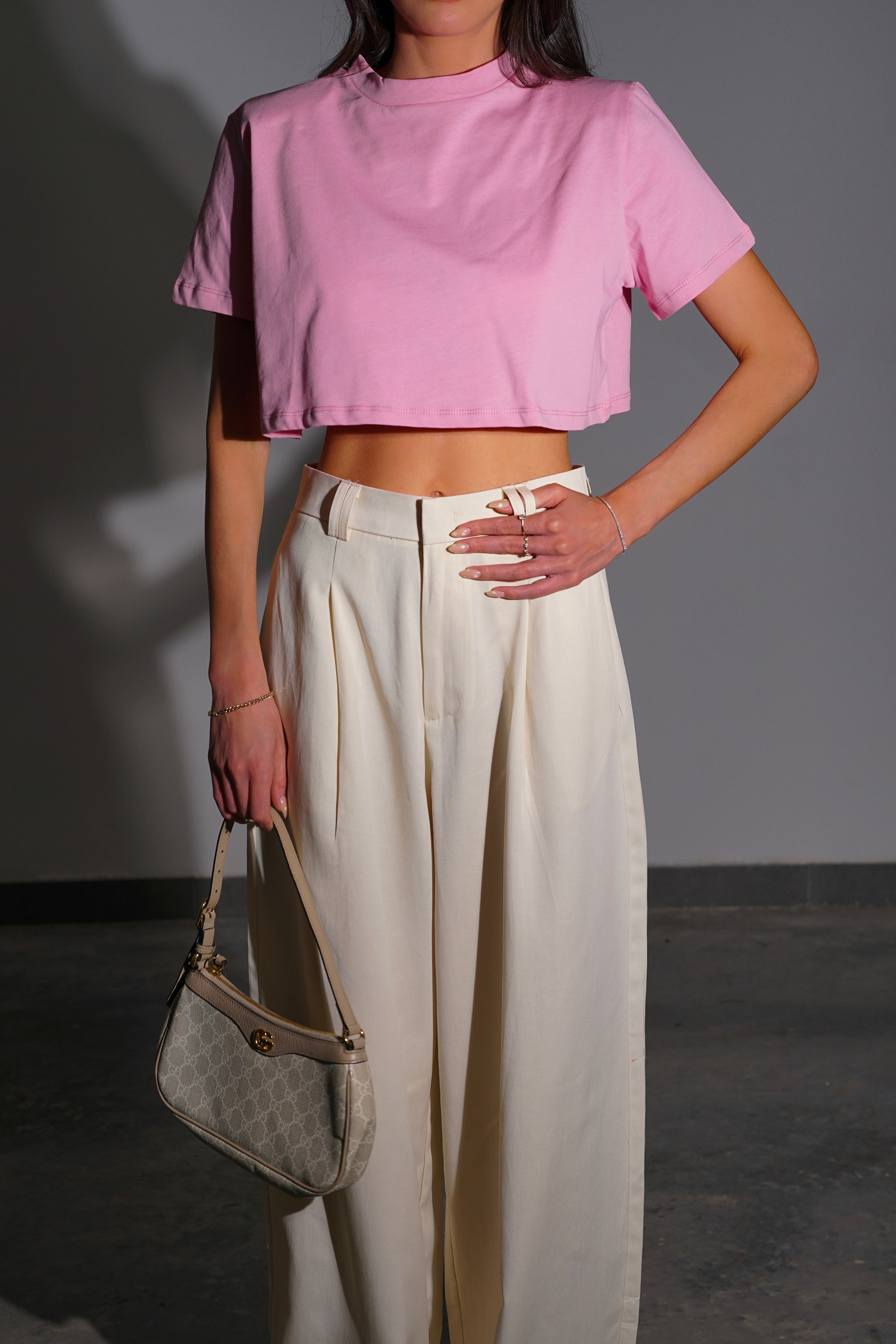 חולצת בייסיק קרופ-ורוד
