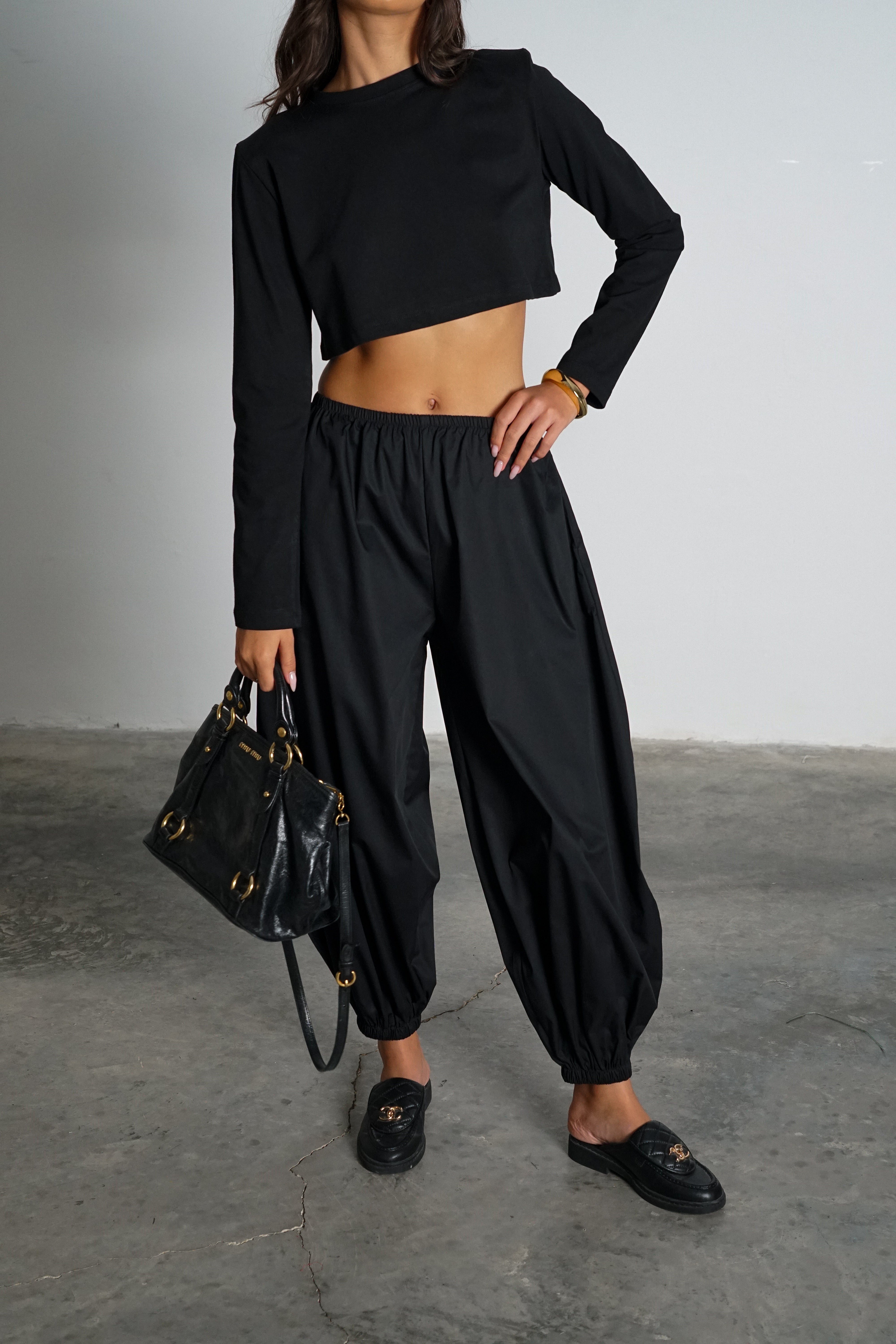 חולצת פופ-שחור