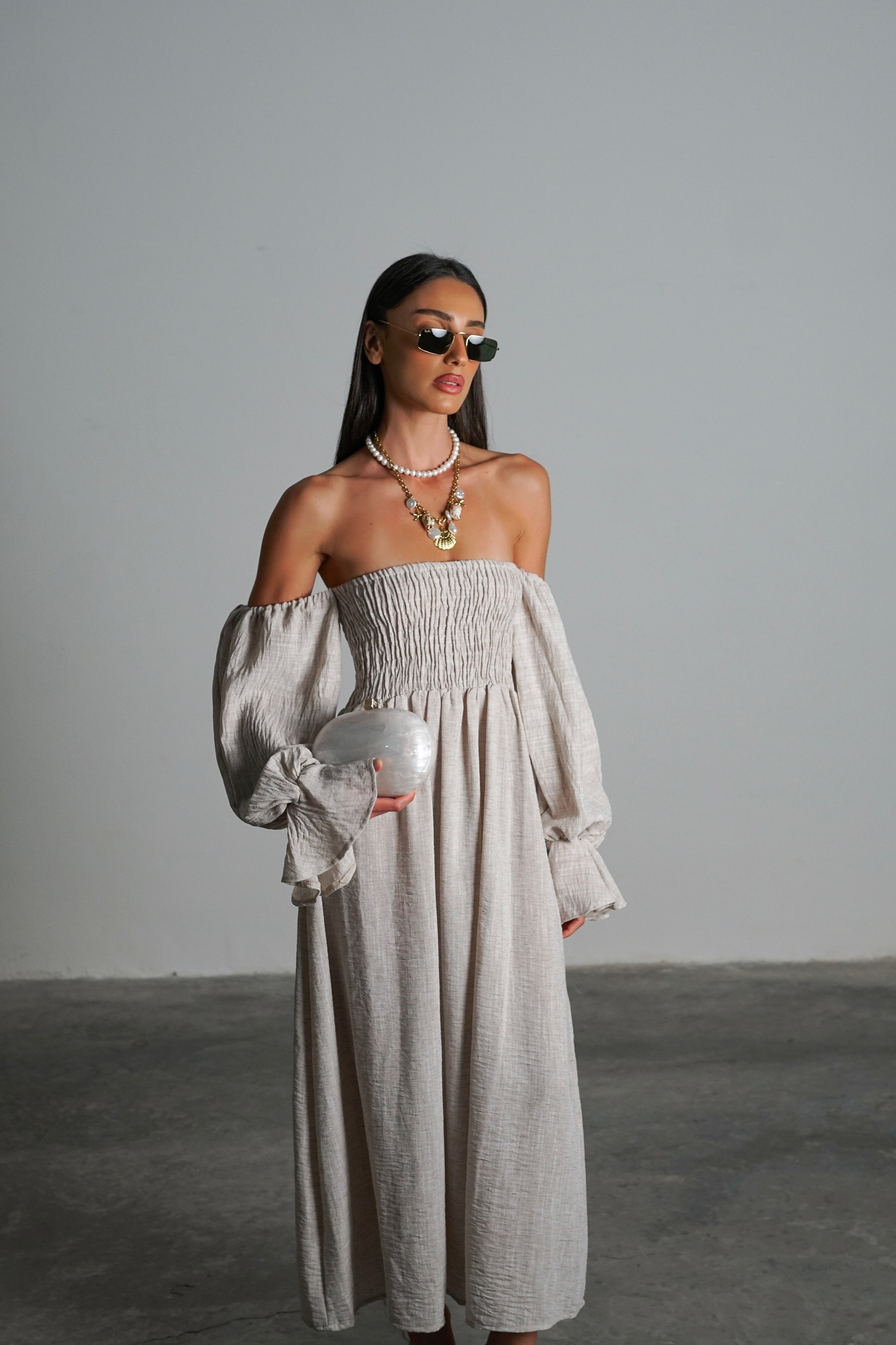 שמלת ליריקה-אבן