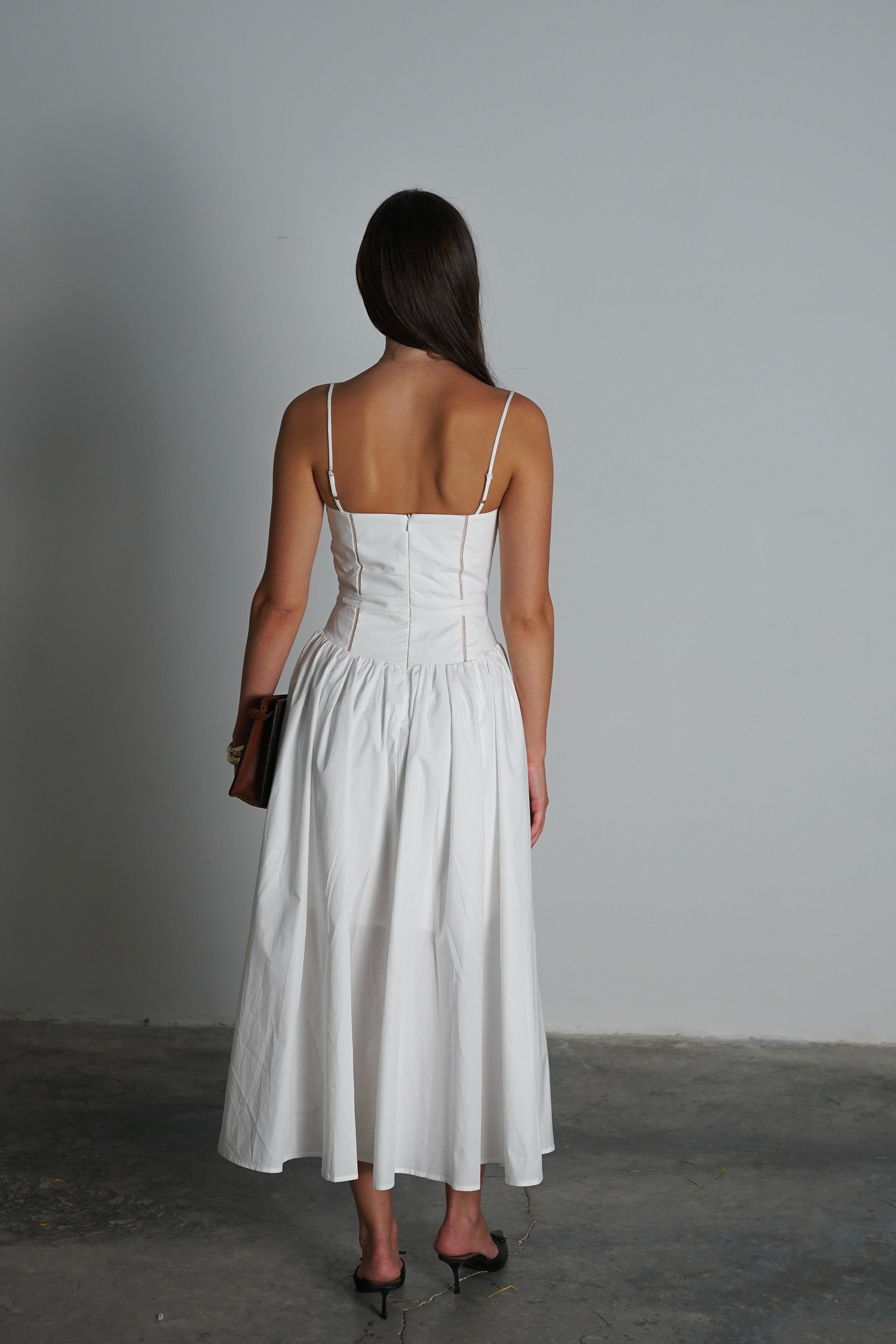 שמלת לומברד-לבן