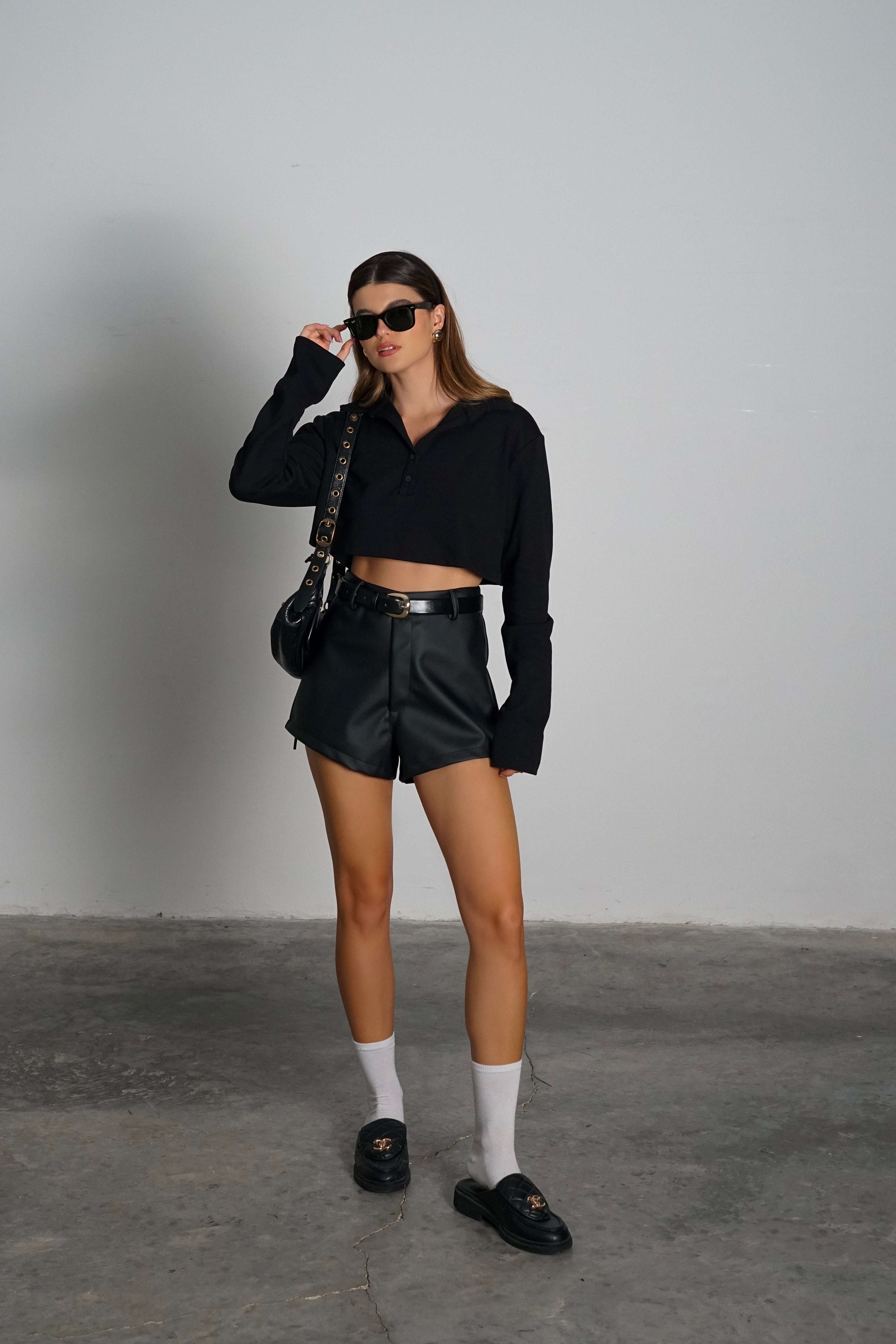 חולצת לוני-שחור