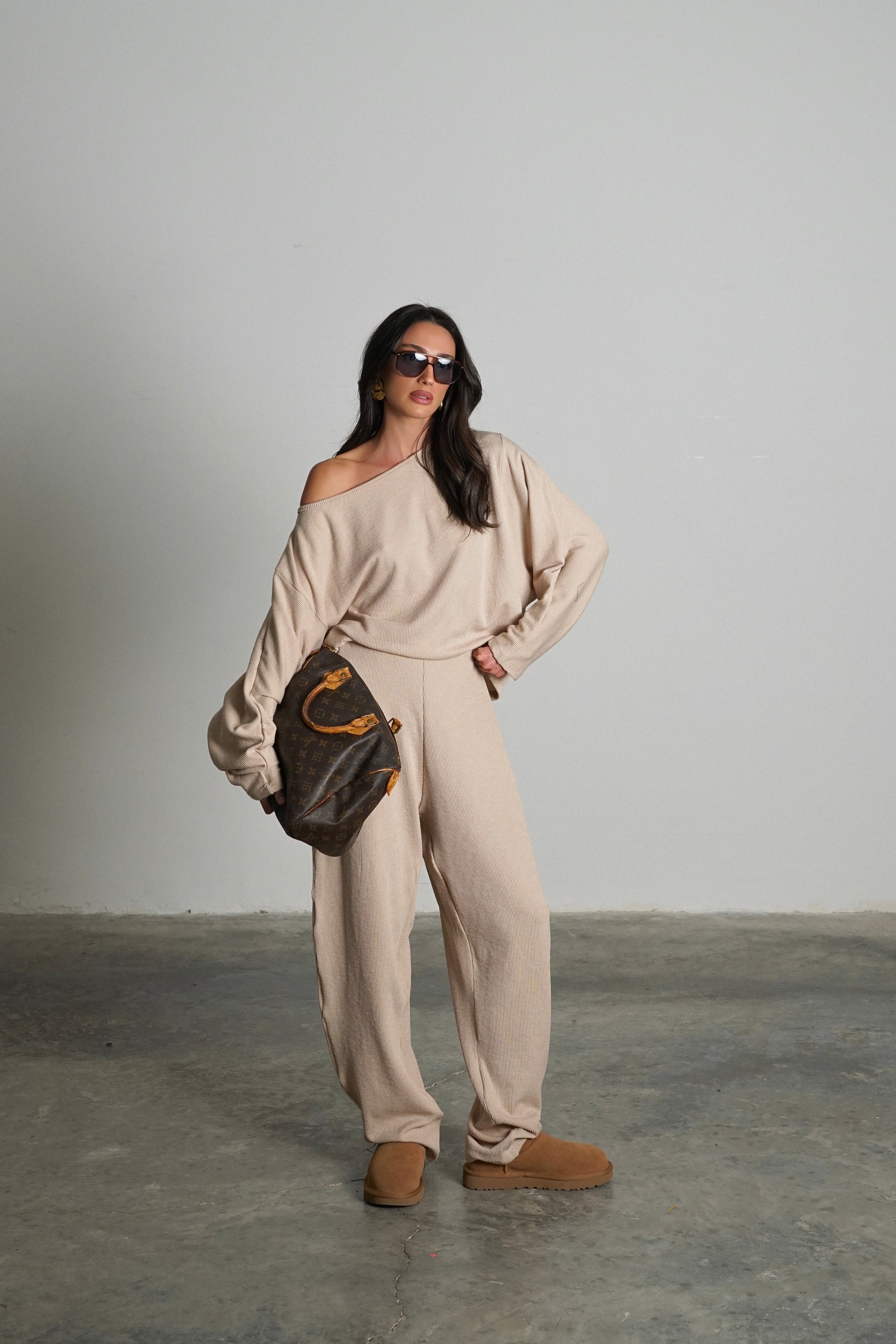 חליפת בלוברי-בז