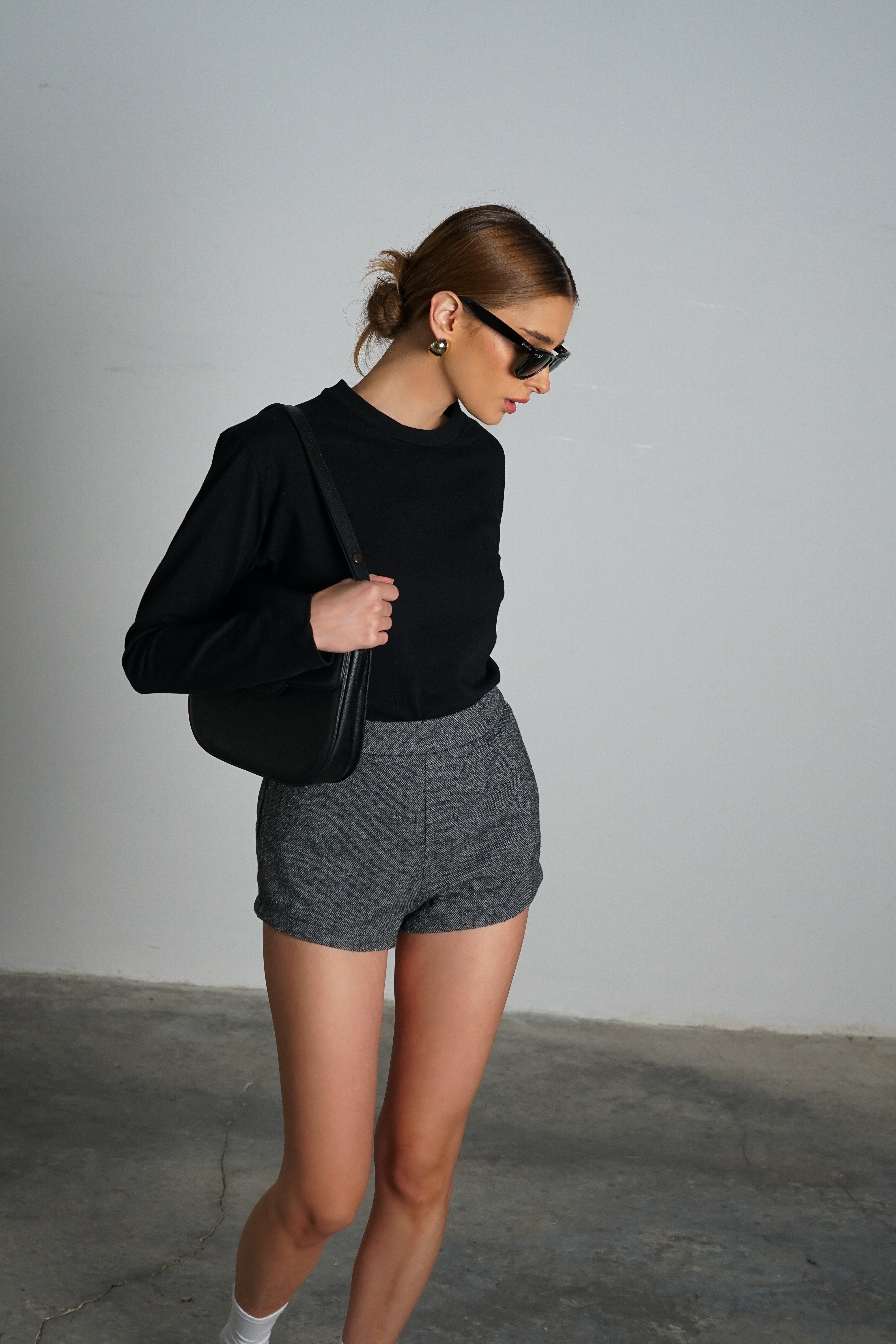 חולצת בייסיקלי-שחור