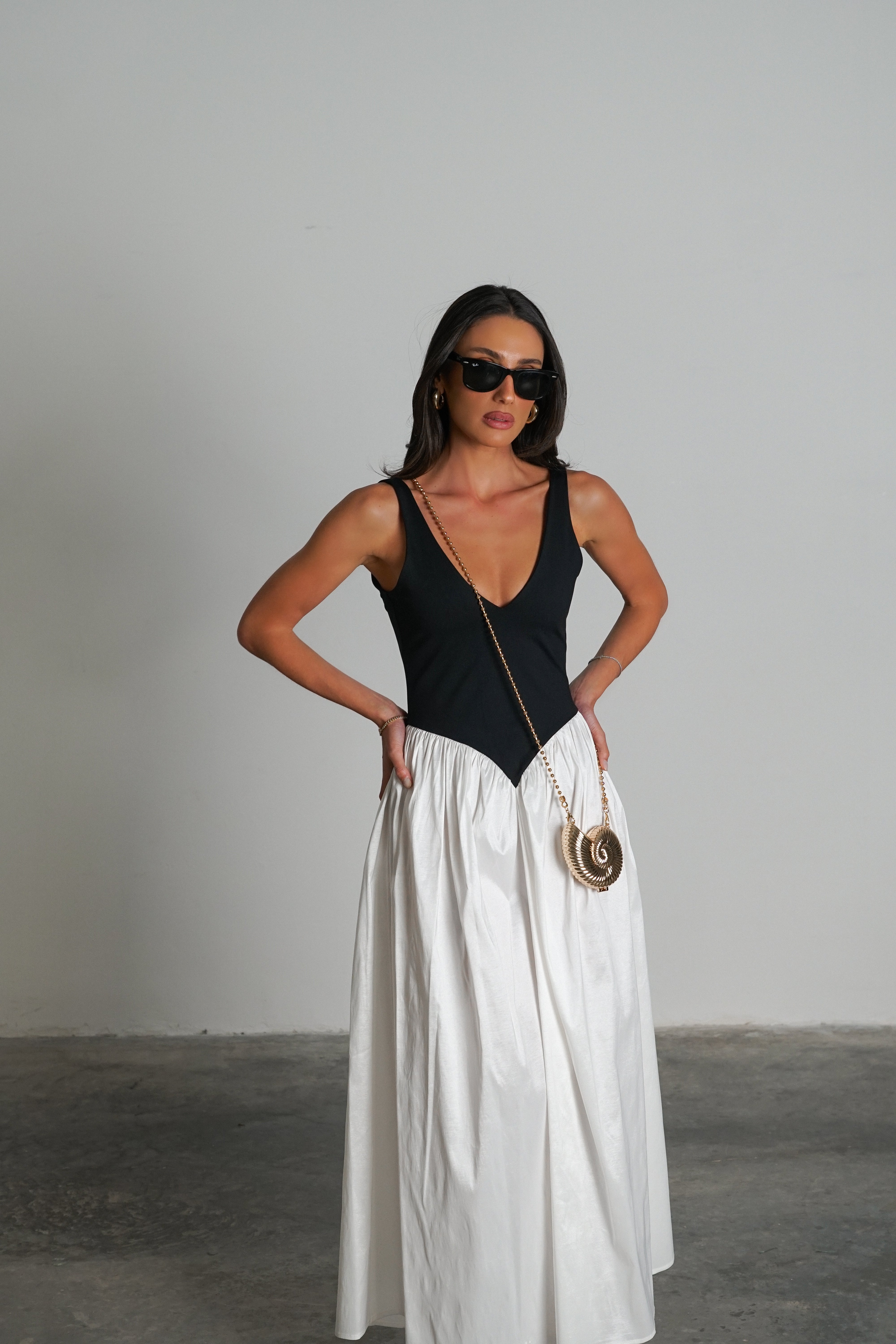 שמלת ווקר-לבן