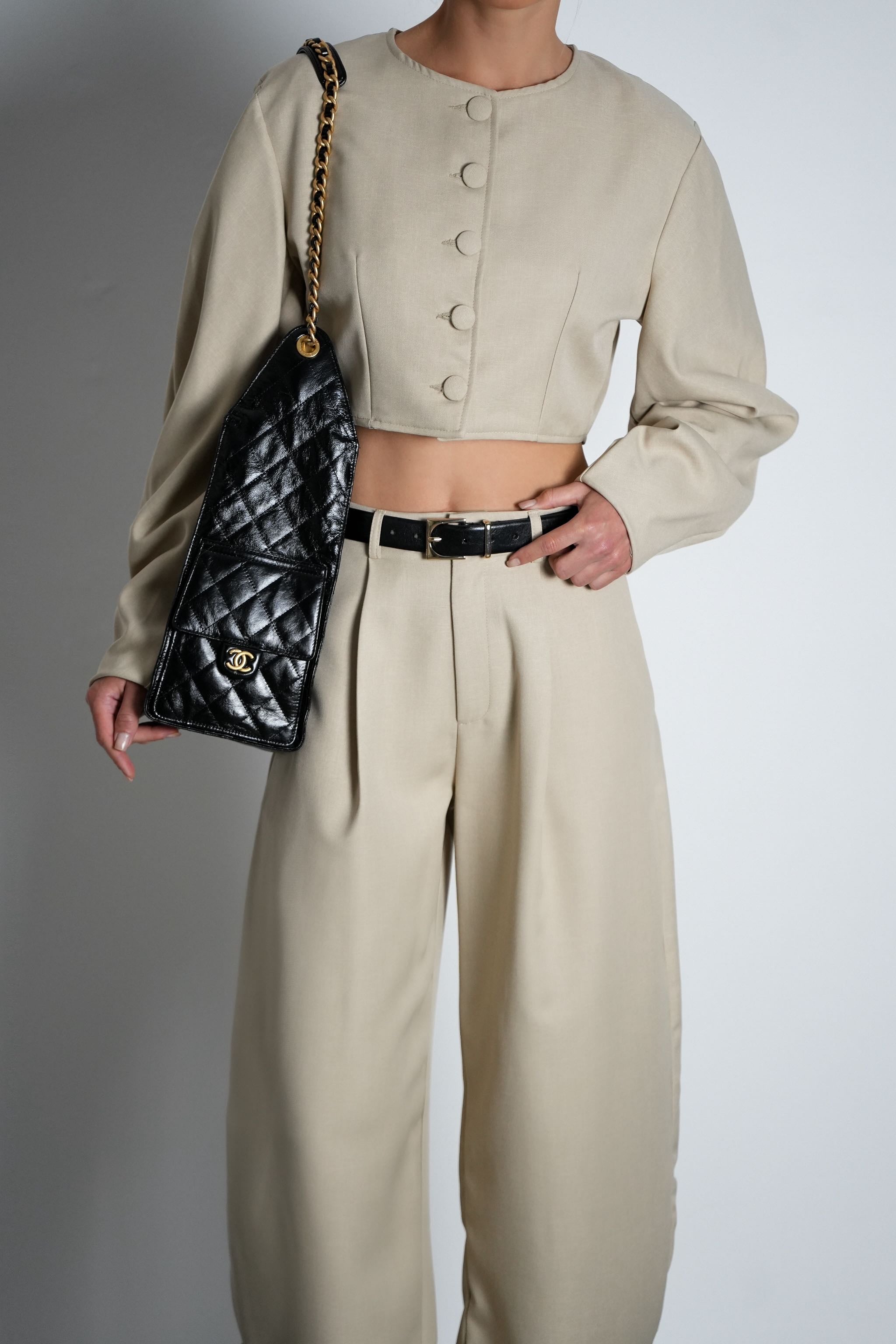 חליפת מדי-בז