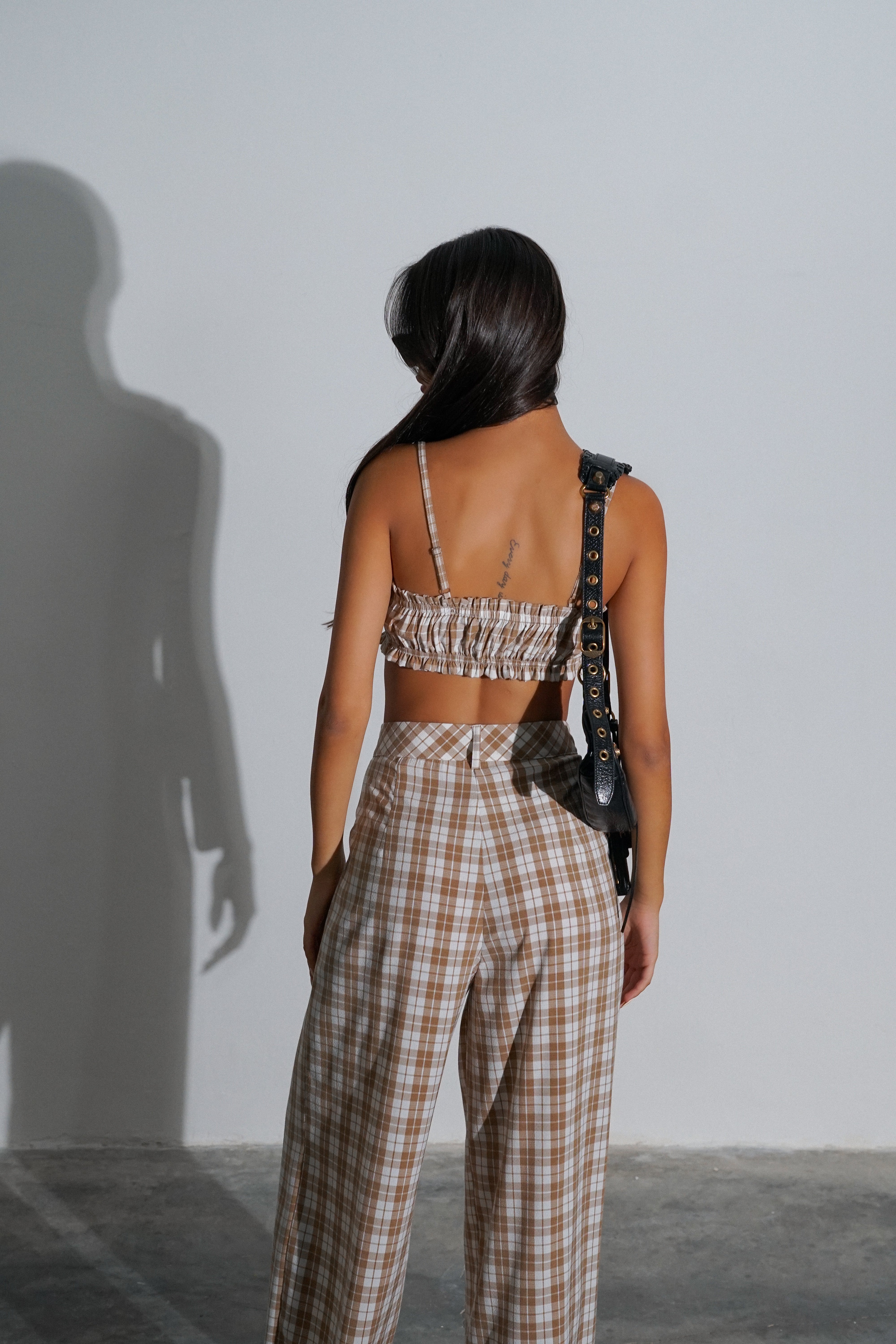 חליפת ניקולטה-קאמל