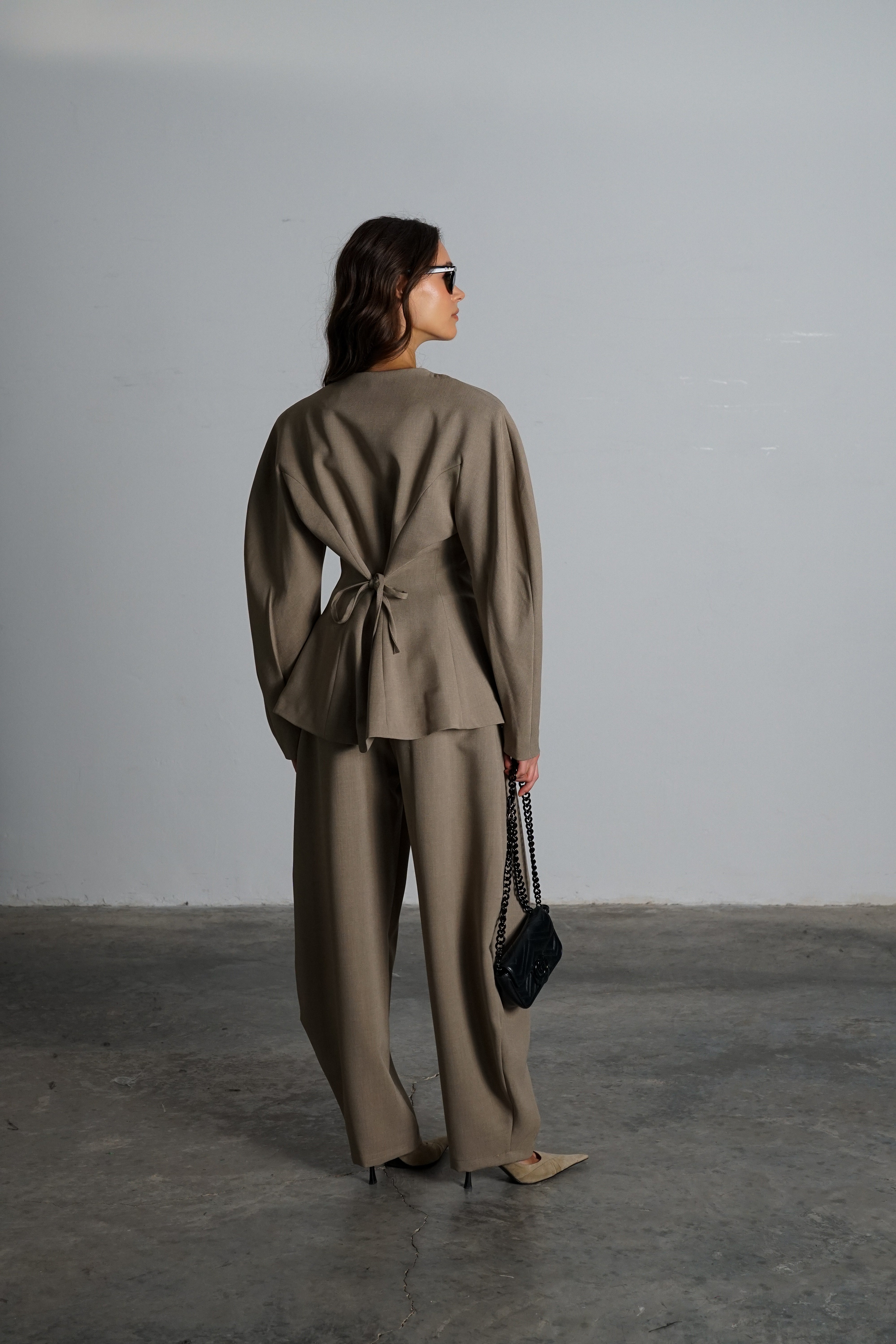 חליפת אופיליה-מוקה