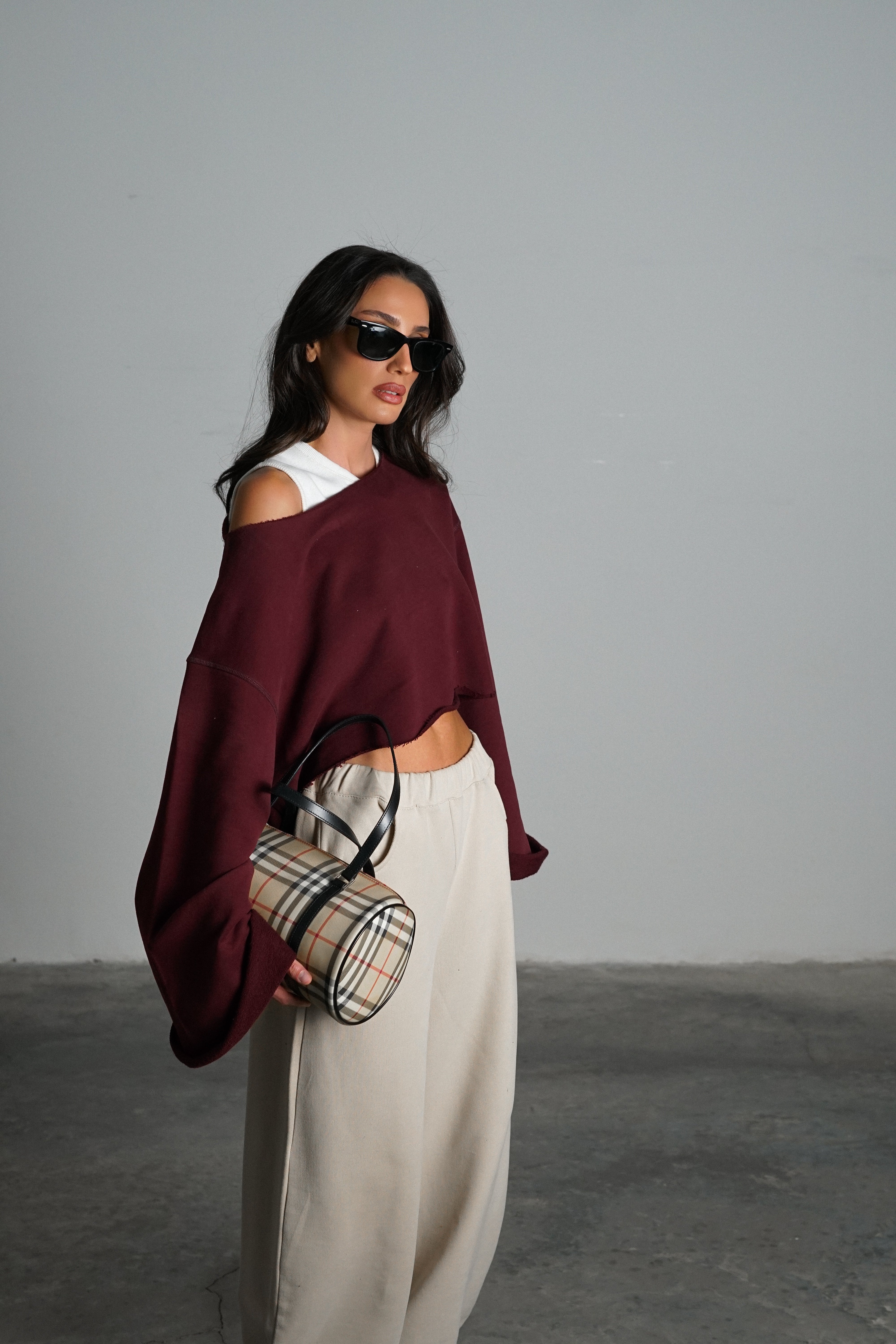 חולצת פירולי-בורדו