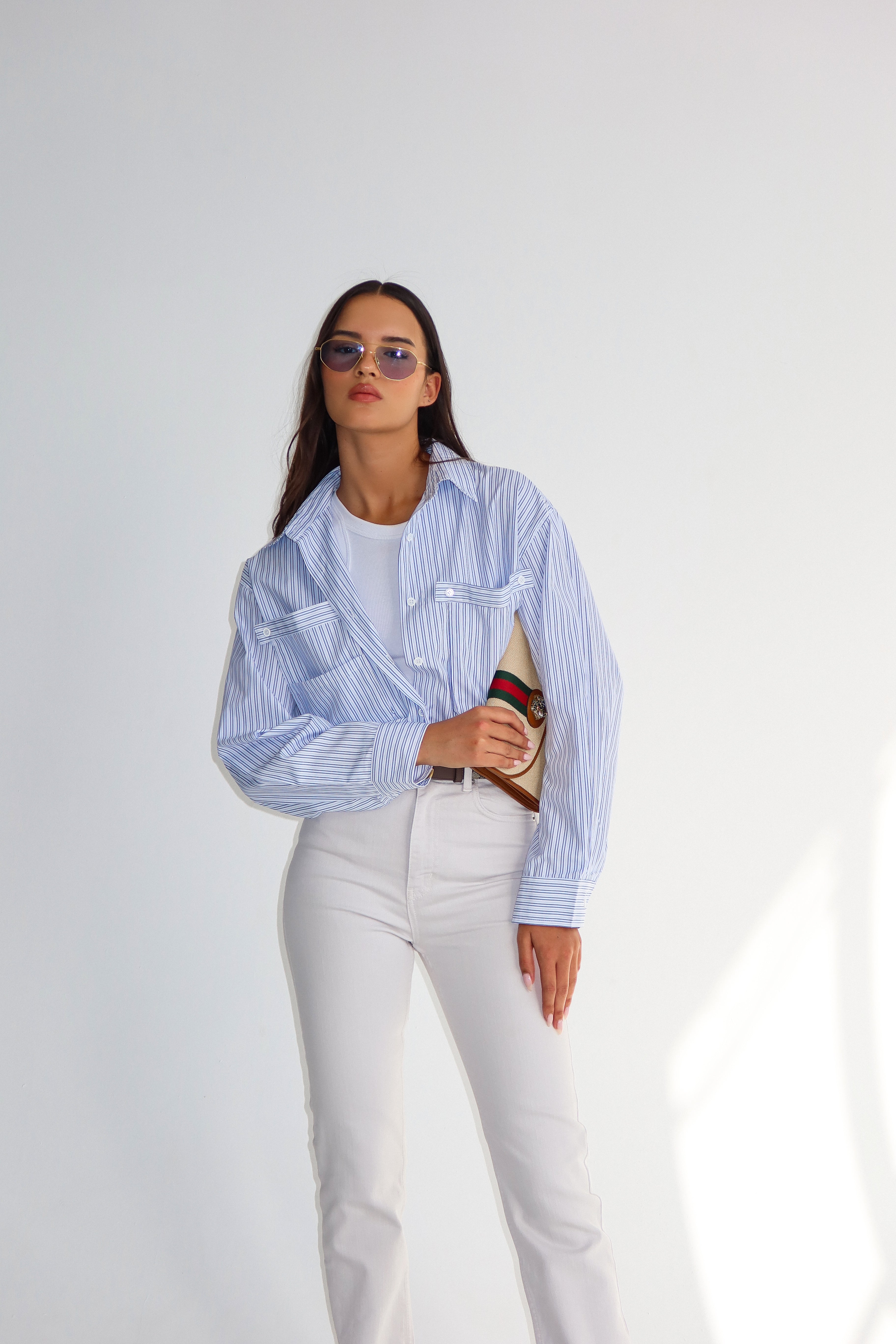 חולצת לארה-לבן כחול