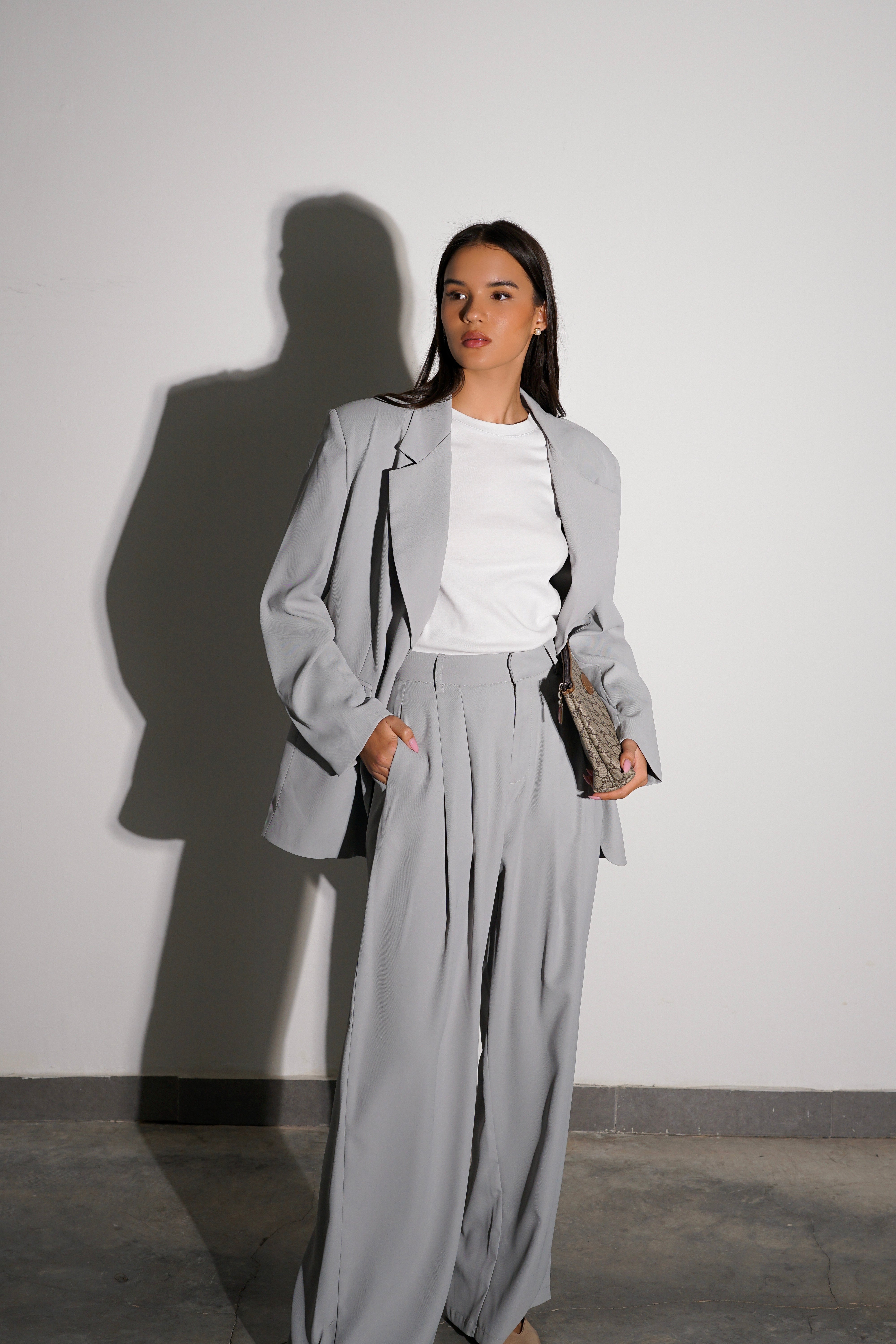 חליפת מיקלה-אפור ירוק