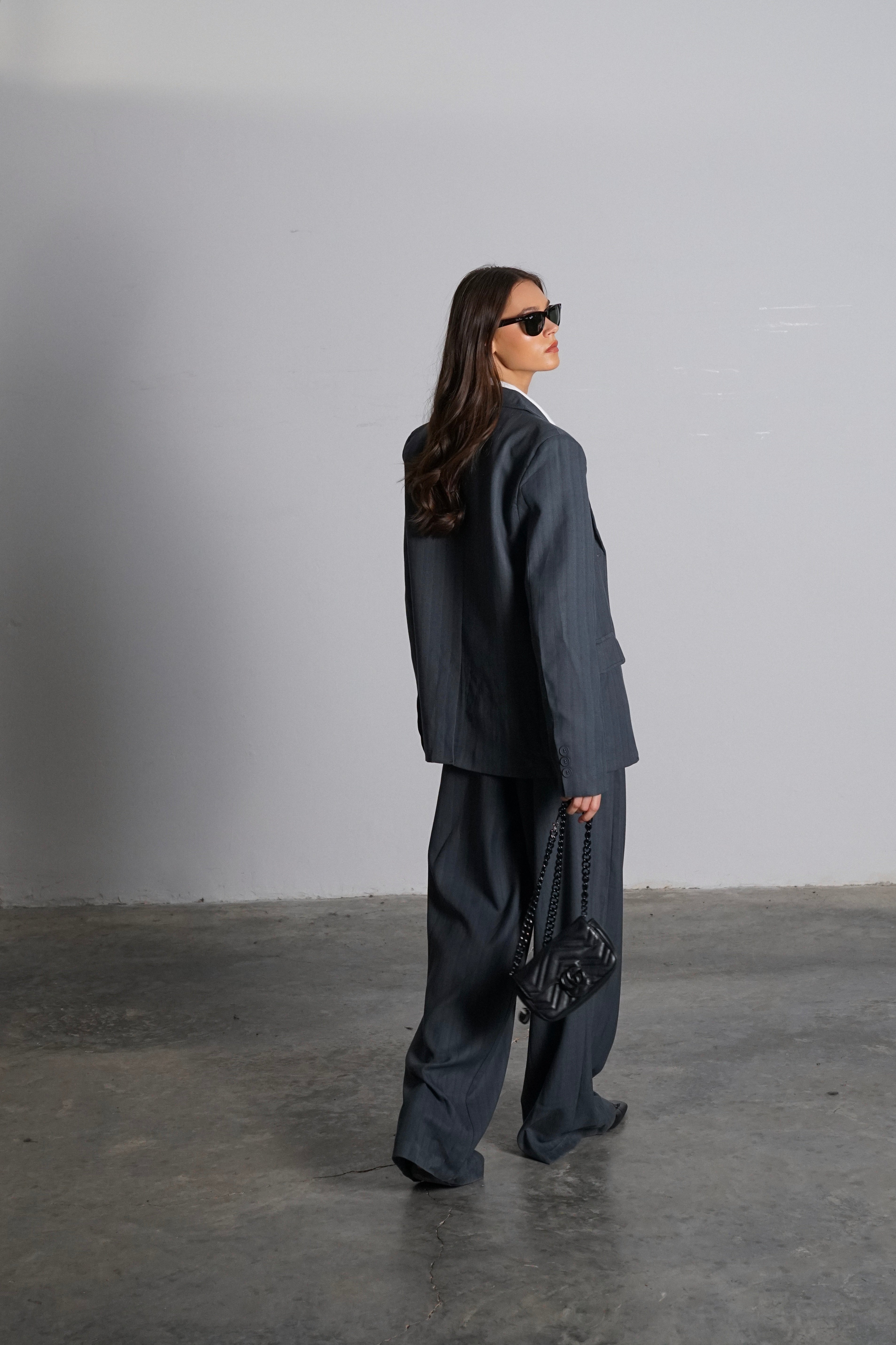 חליפת ארקאי-אפור כהה