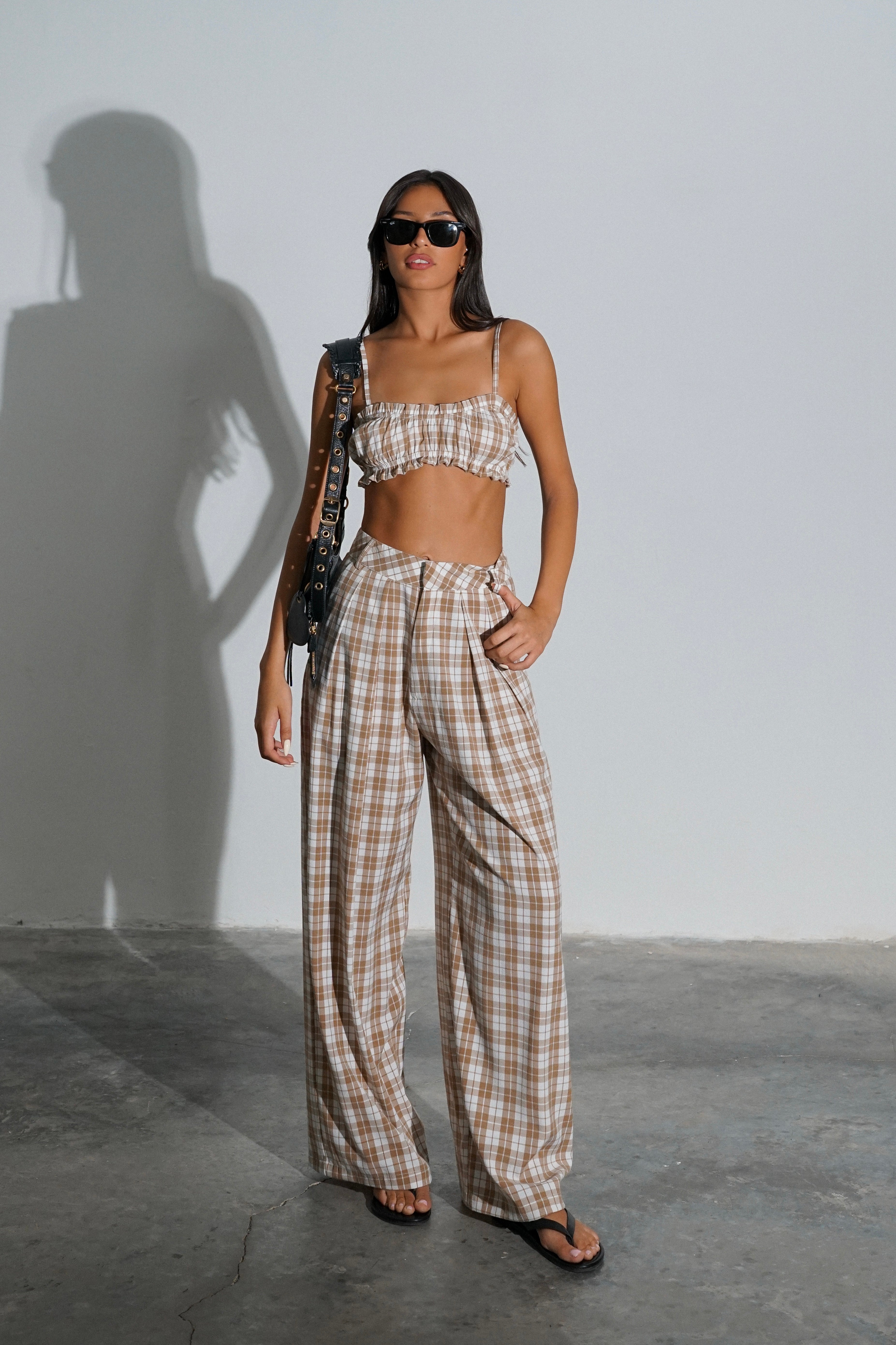 חליפת ניקולטה-קאמל