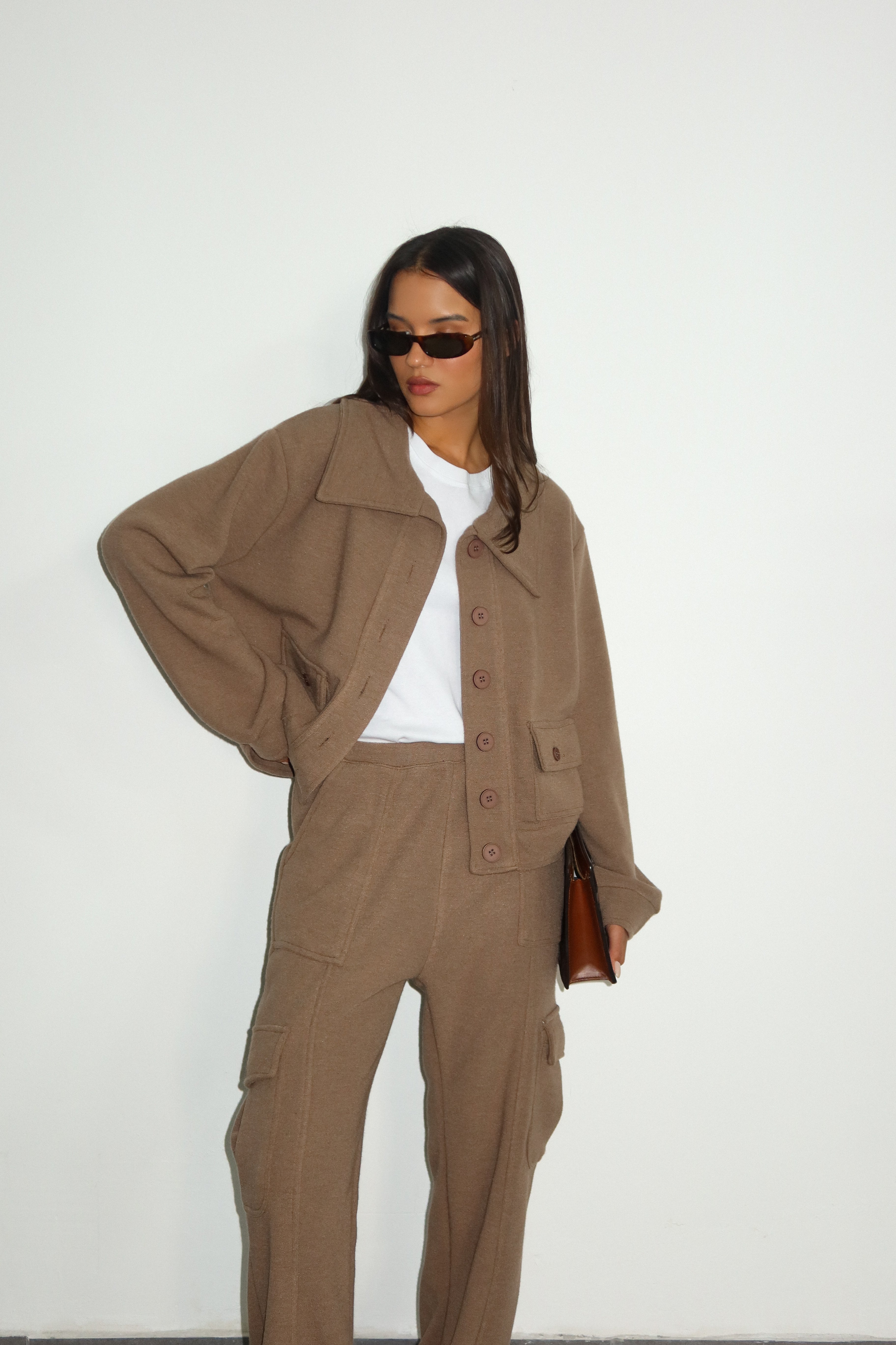 חליפת ג'ניס-חום