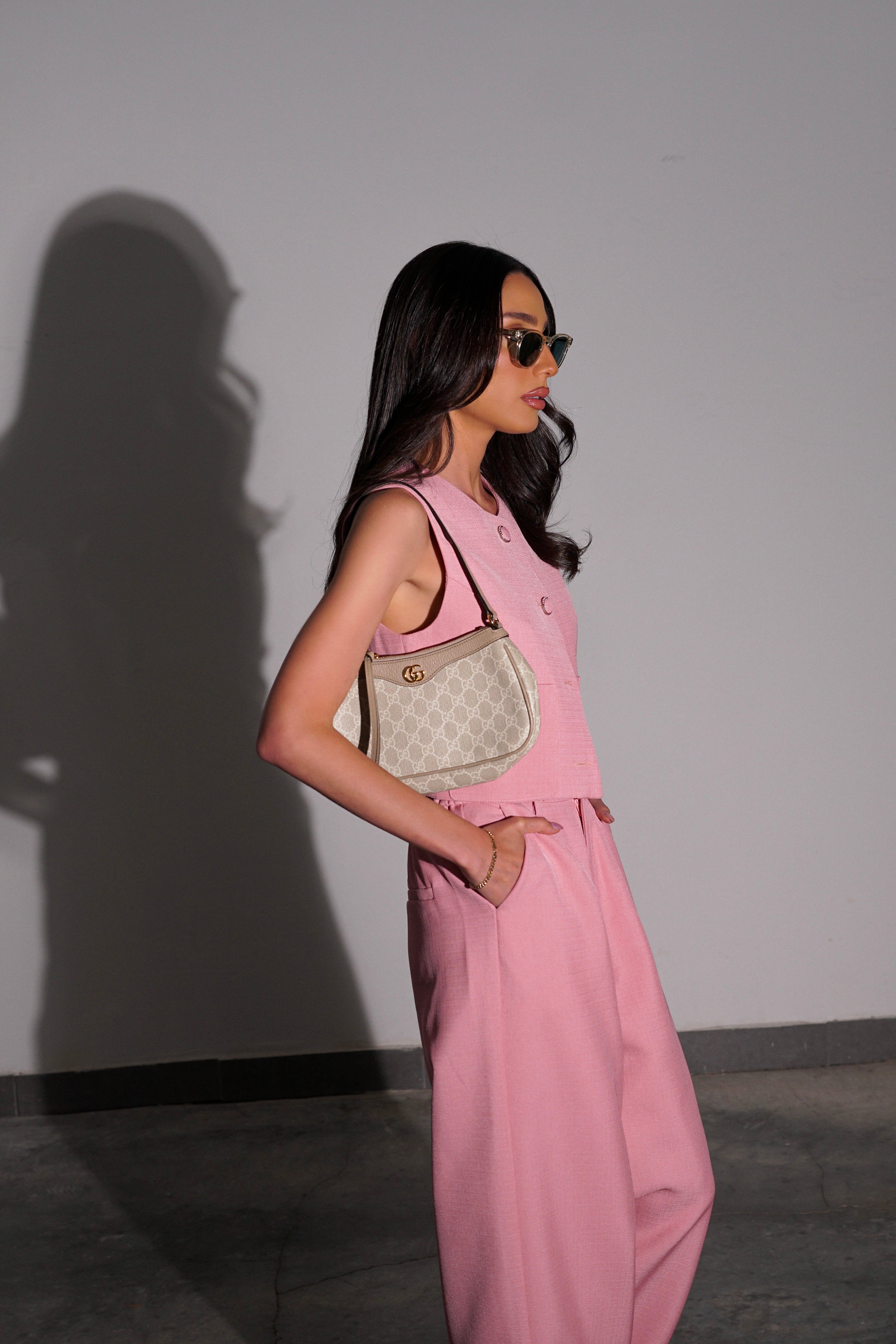 חליפת ברודי-ורוד