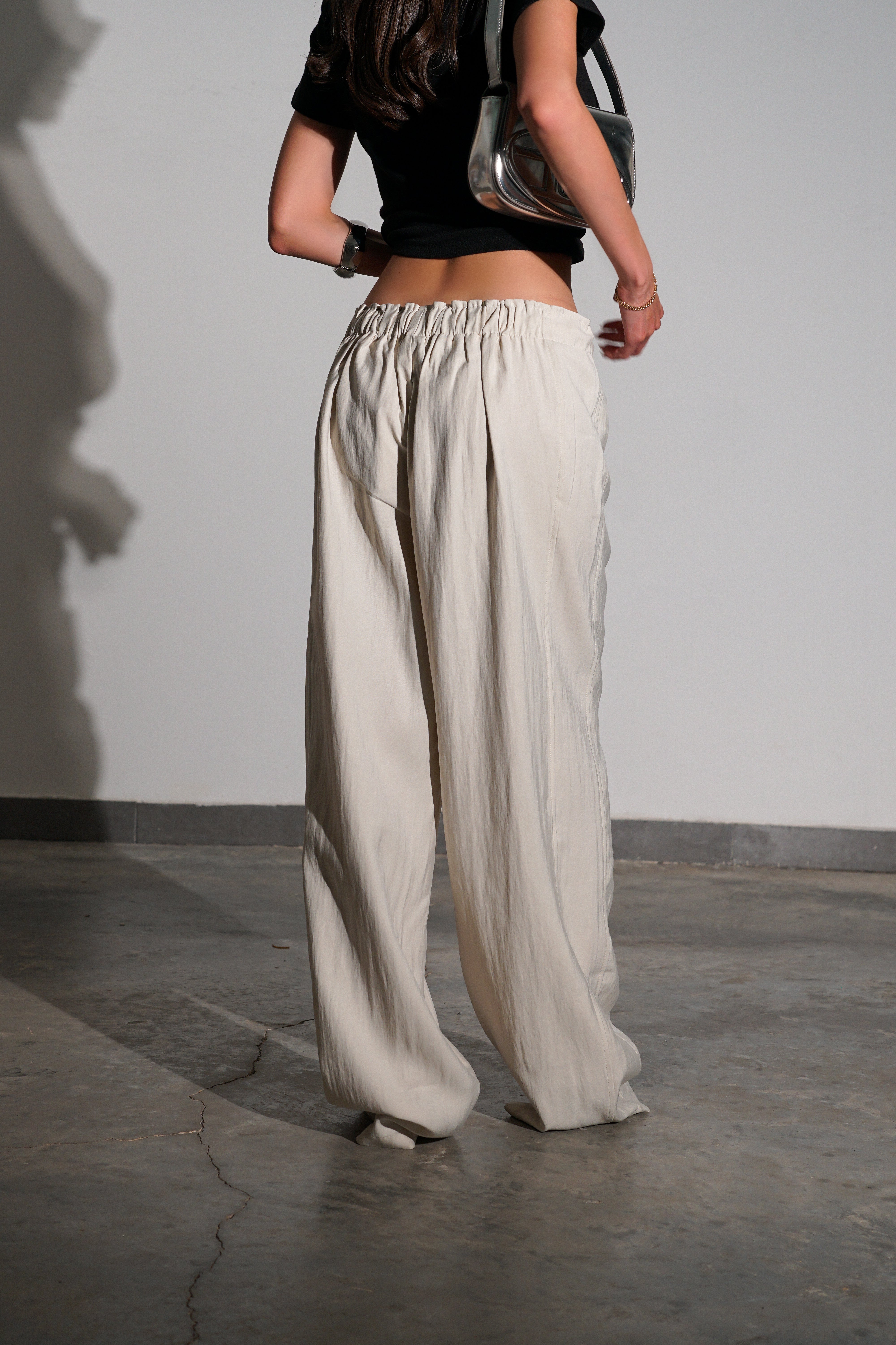 מכנסי שיינה-בז