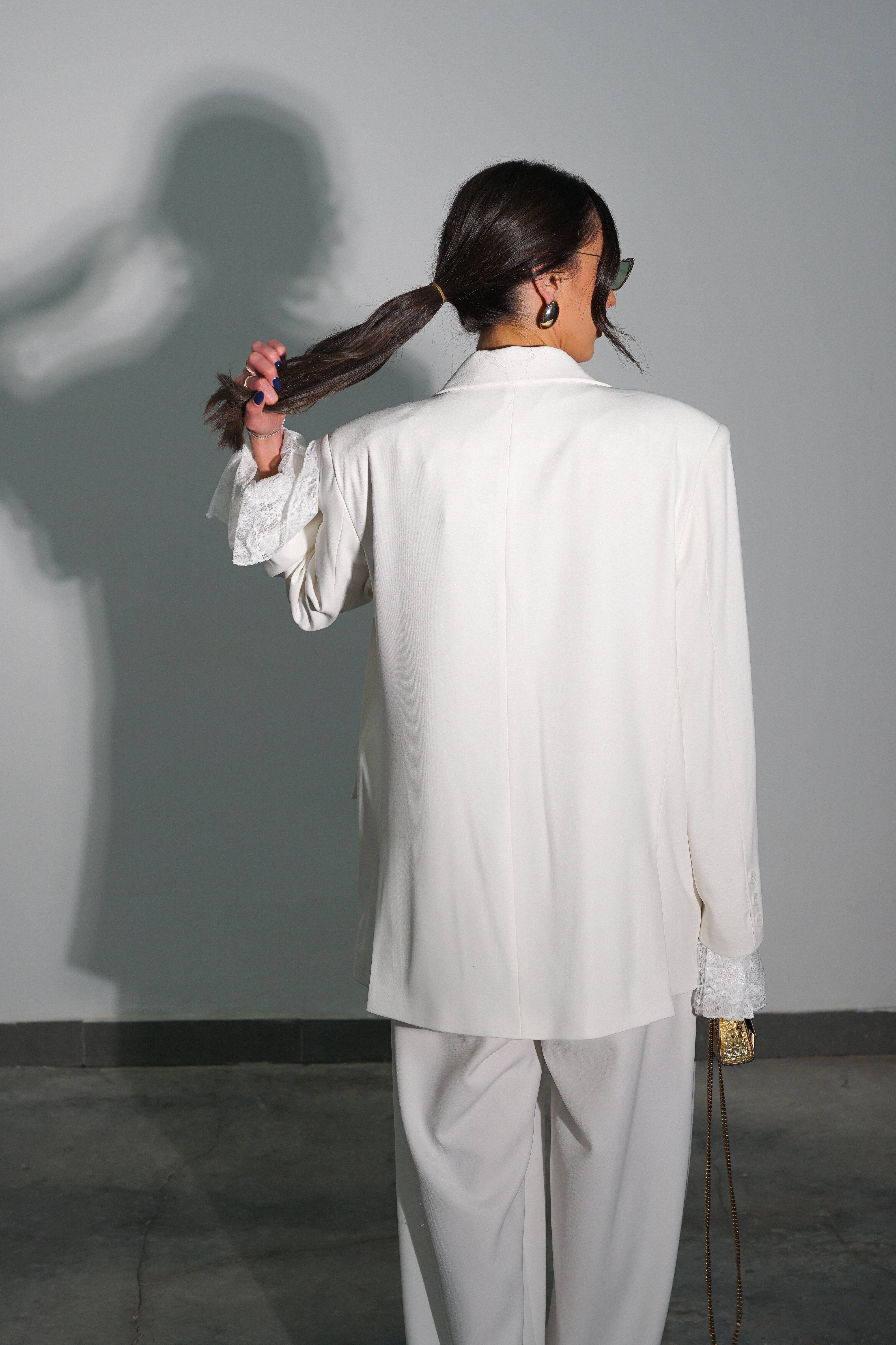 חליפת מיקלה-לבן