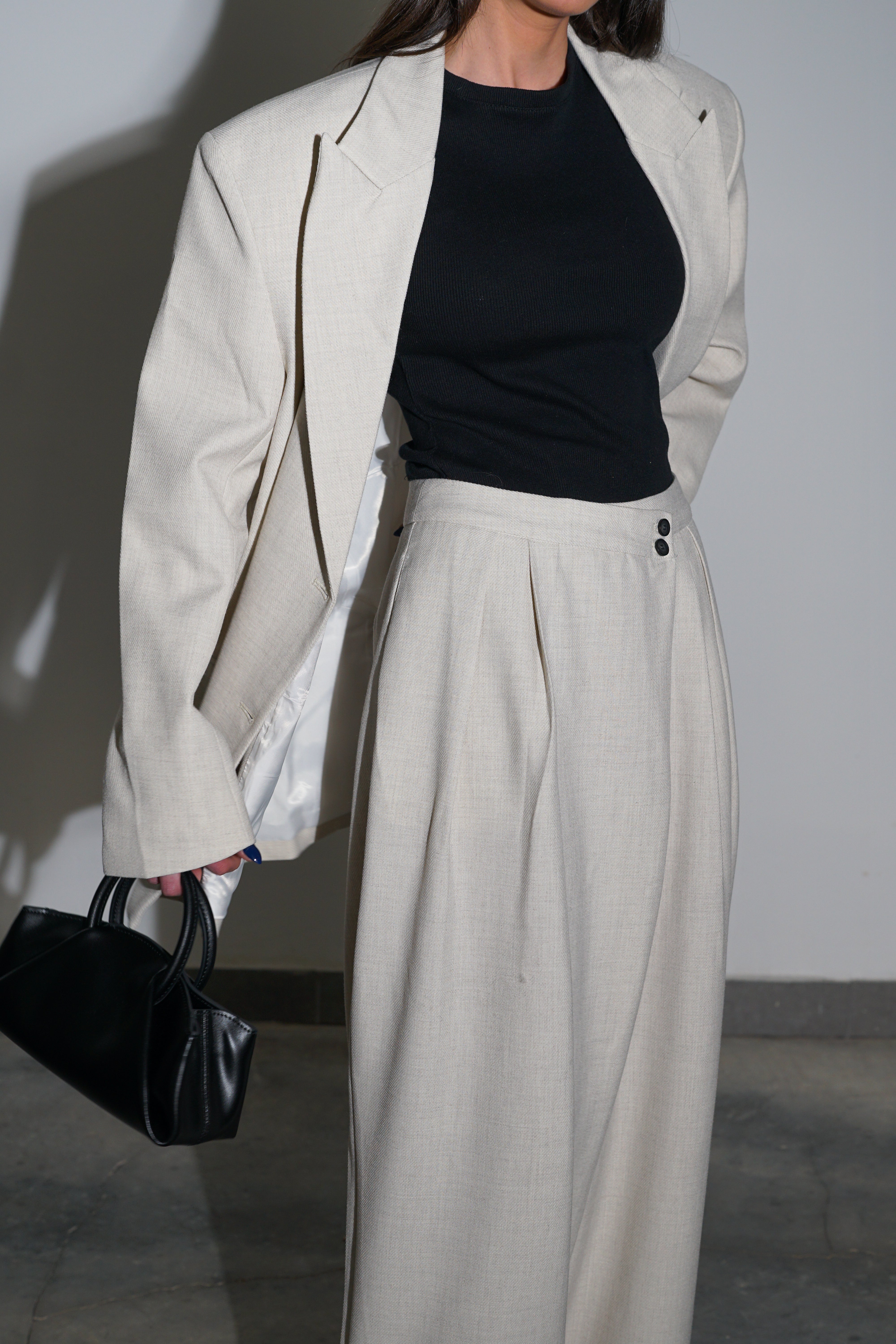 חליפת ולורה