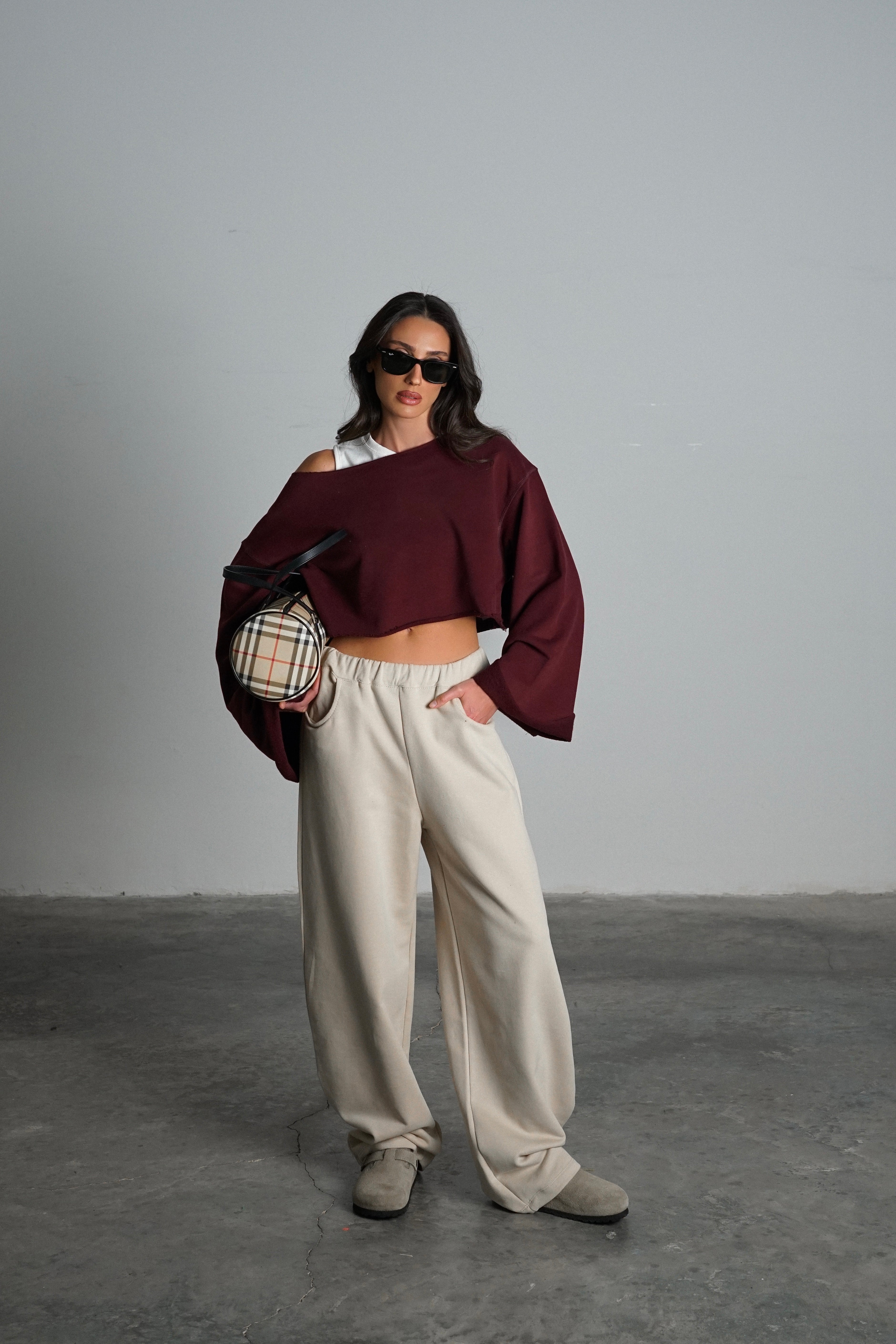 חולצת פירולי-בורדו