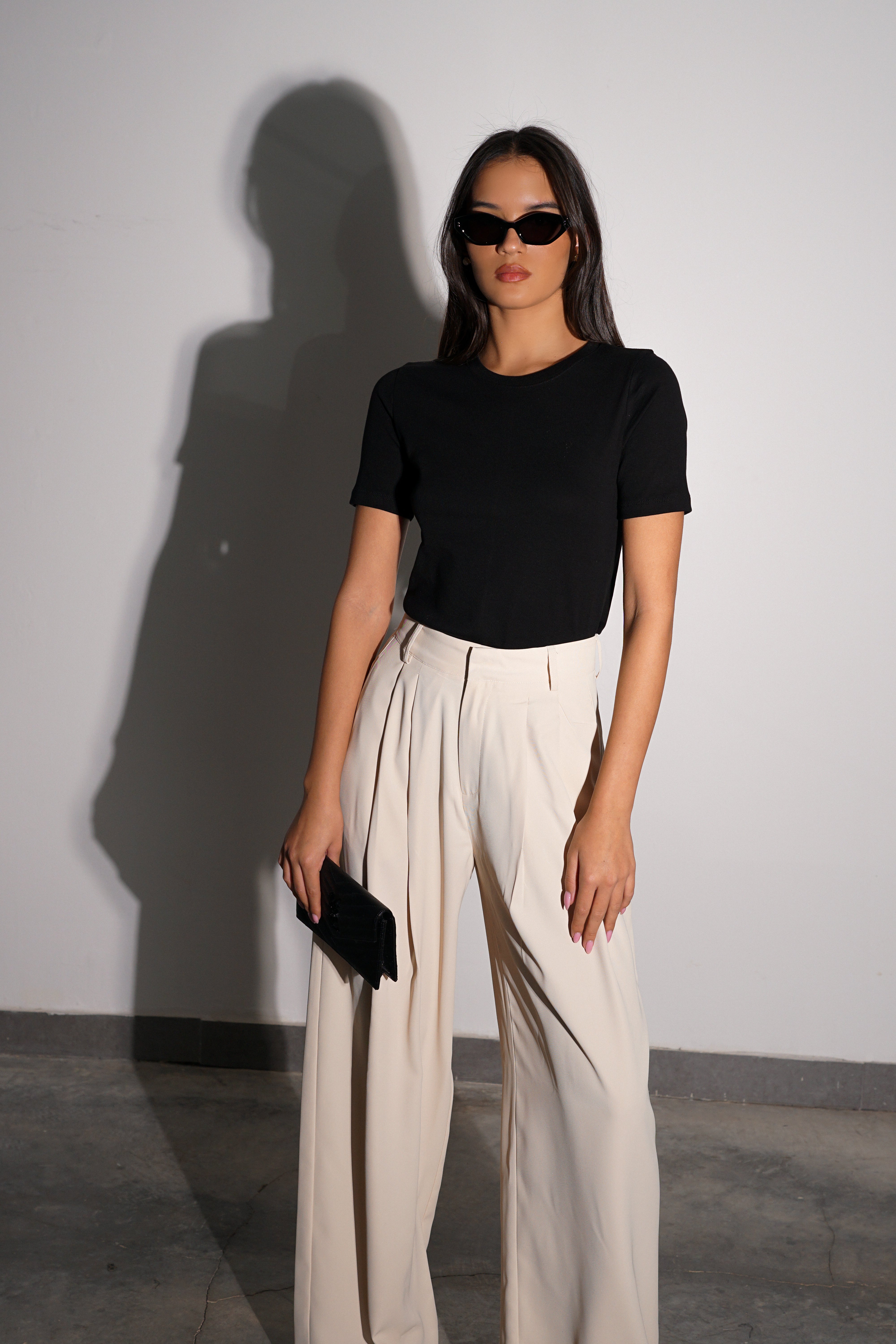 חולצת בייסיק טי-שחור