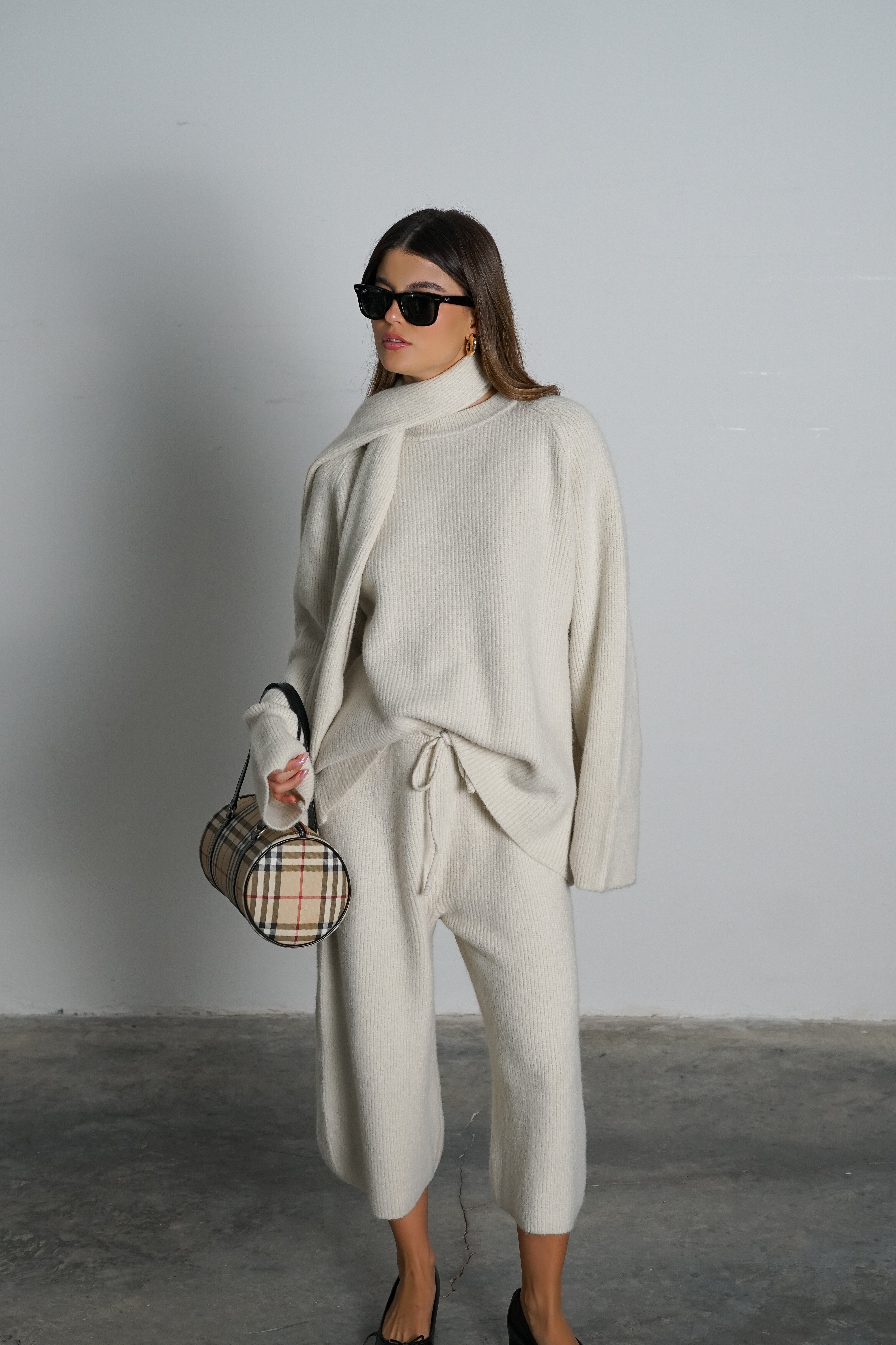 חליפת אדוריה-שמנת