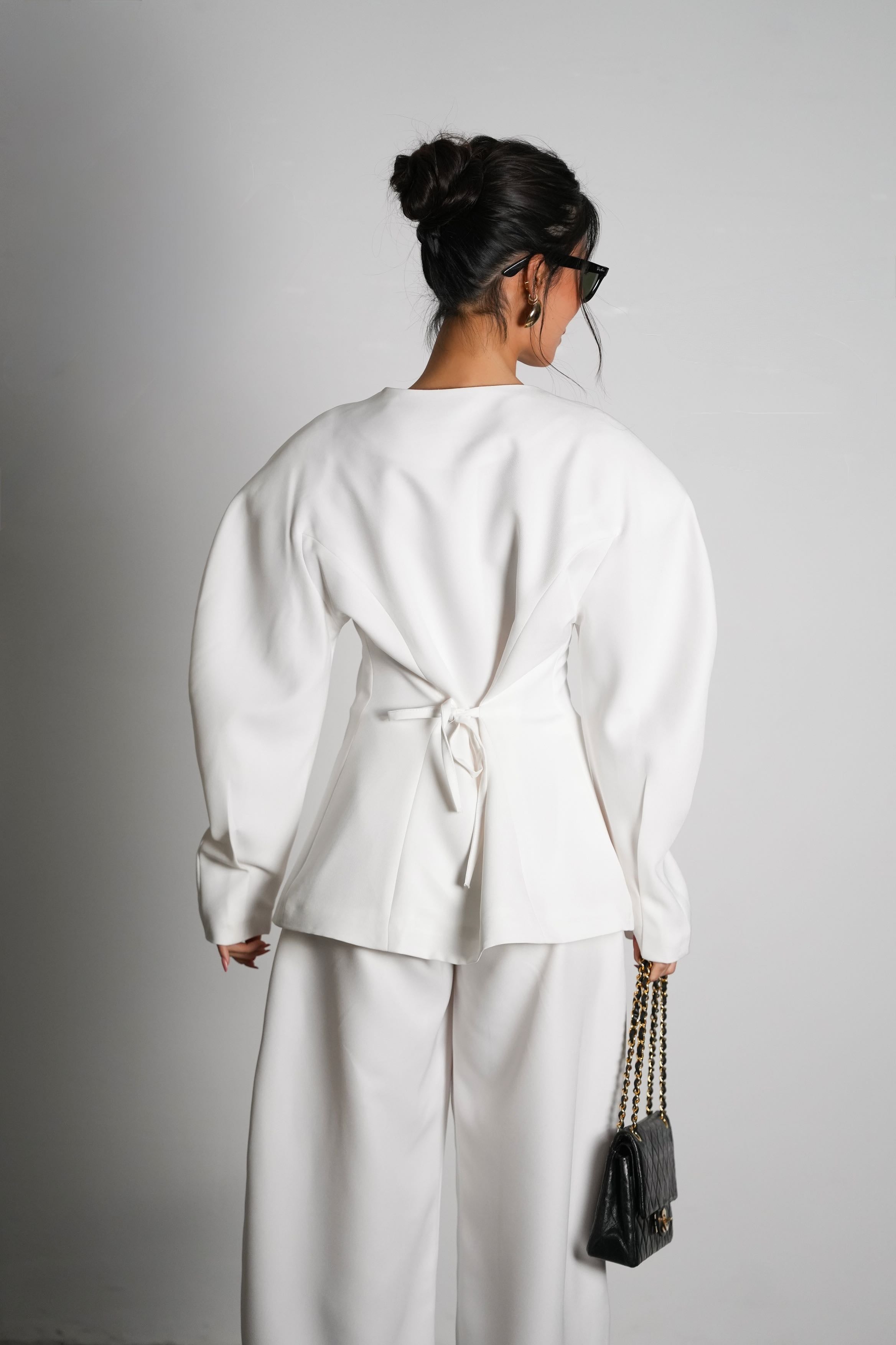 חליפת אופיליה-לבן