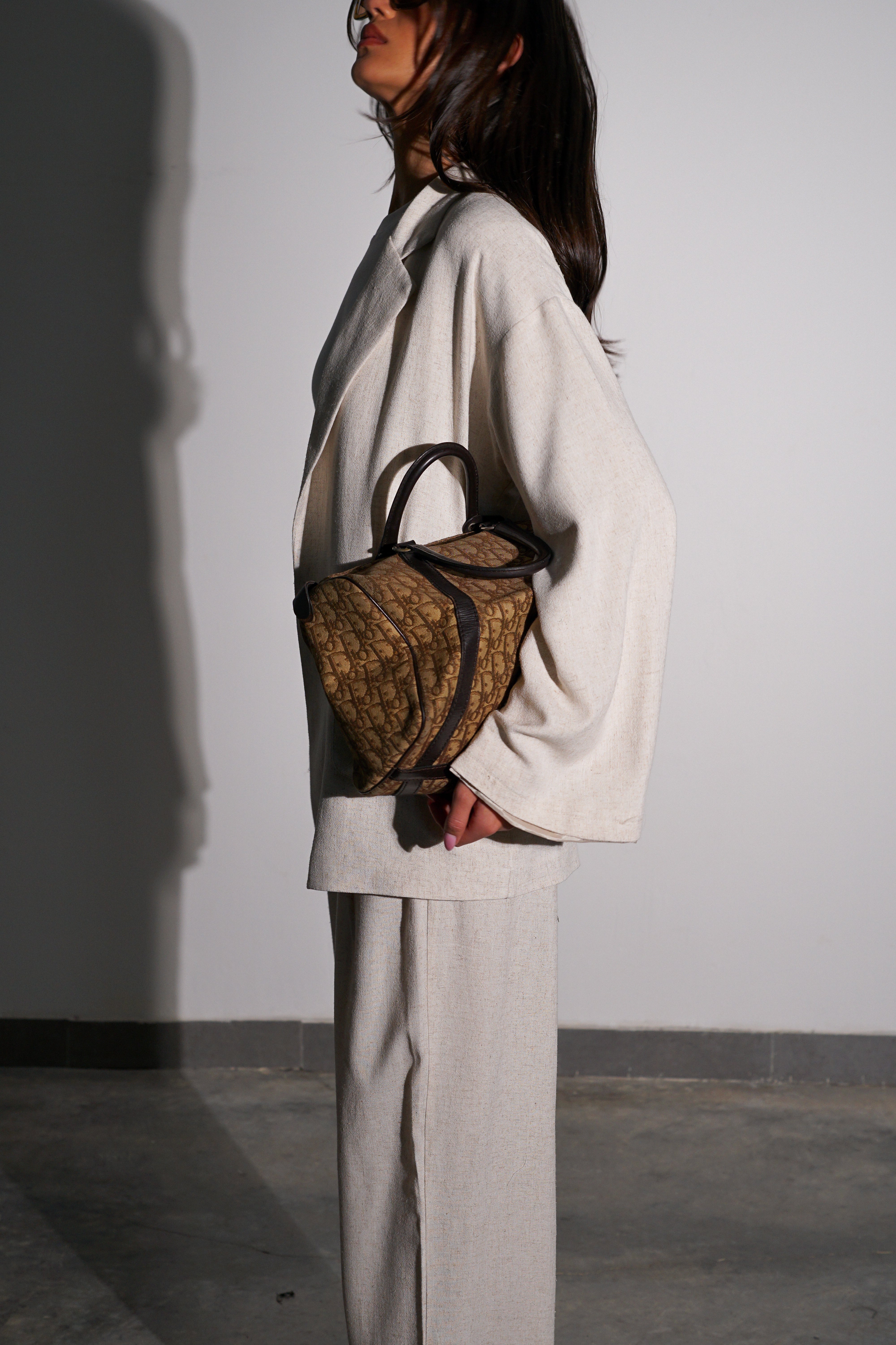 חליפת אריאן-אבן