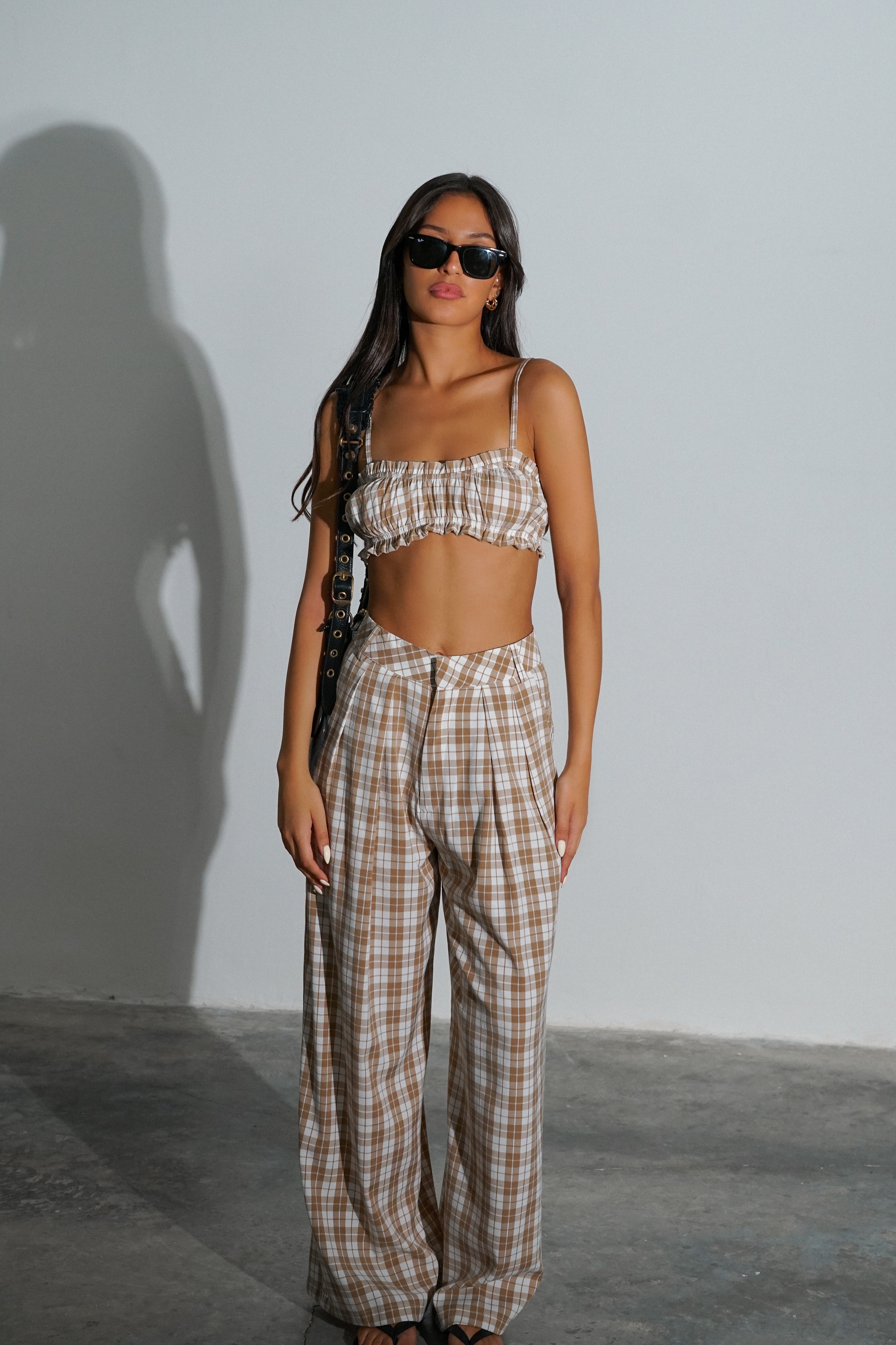 חליפת ניקולטה-קאמל