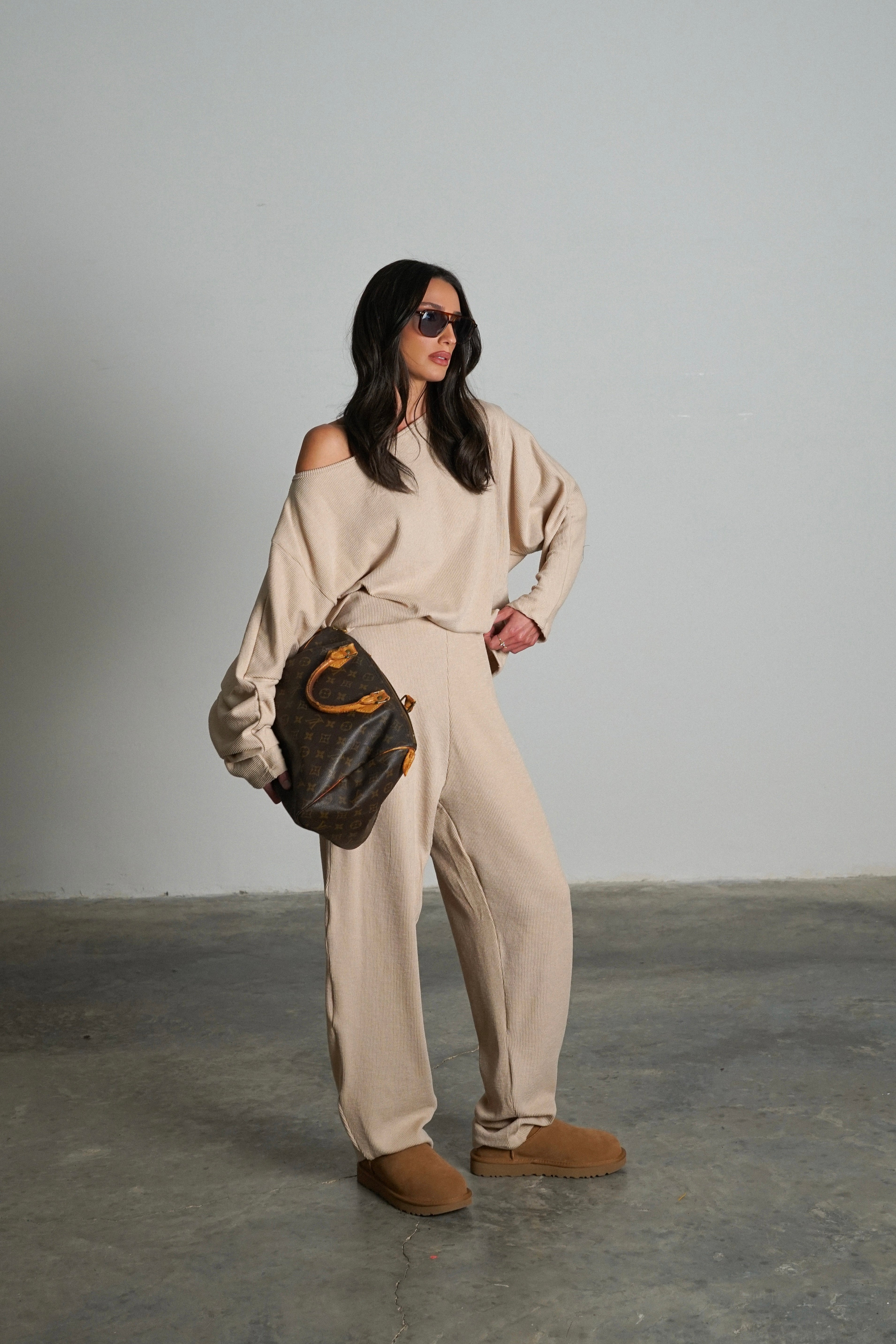 חליפת בלוברי-בז