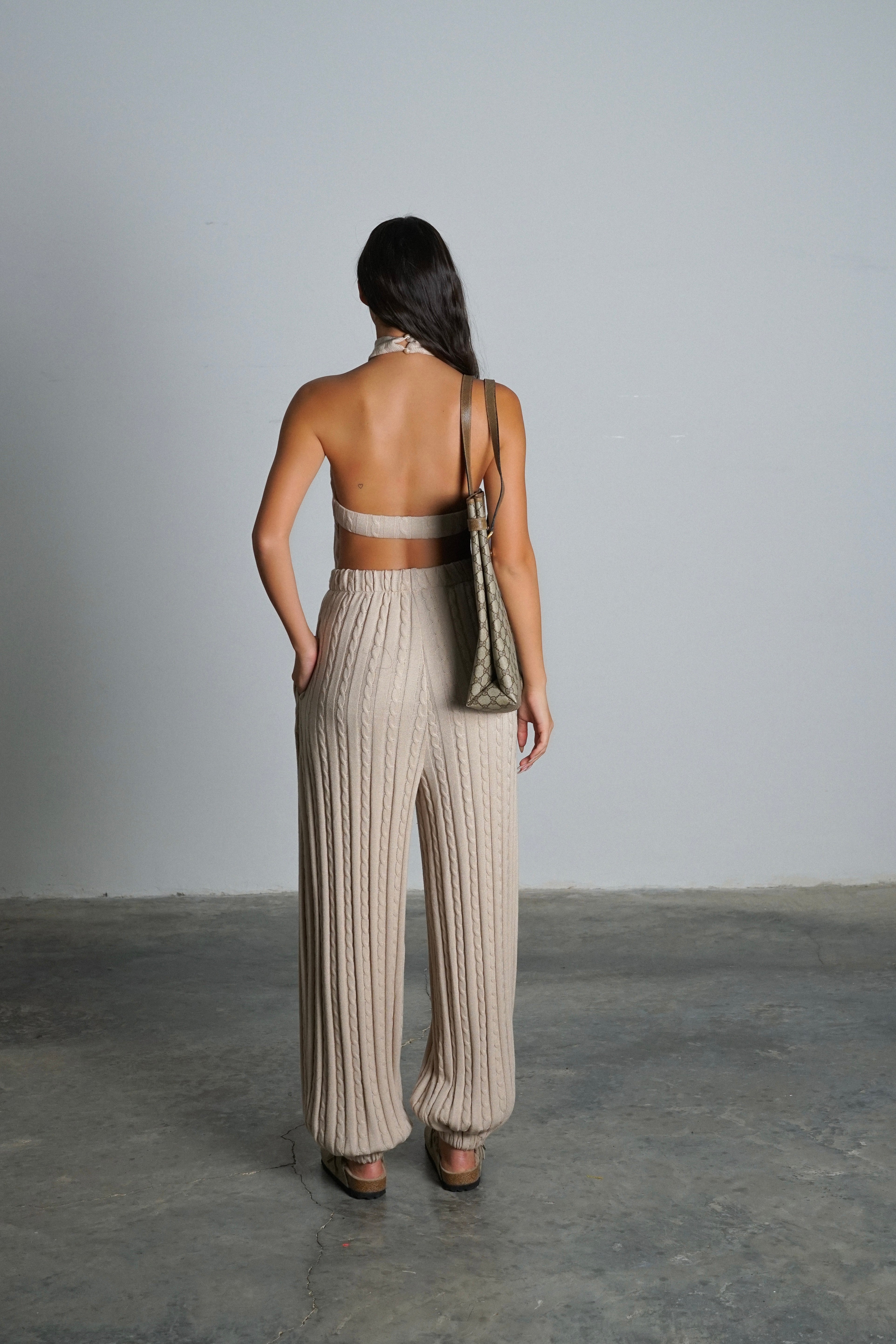 חליפת סיביליה-בז