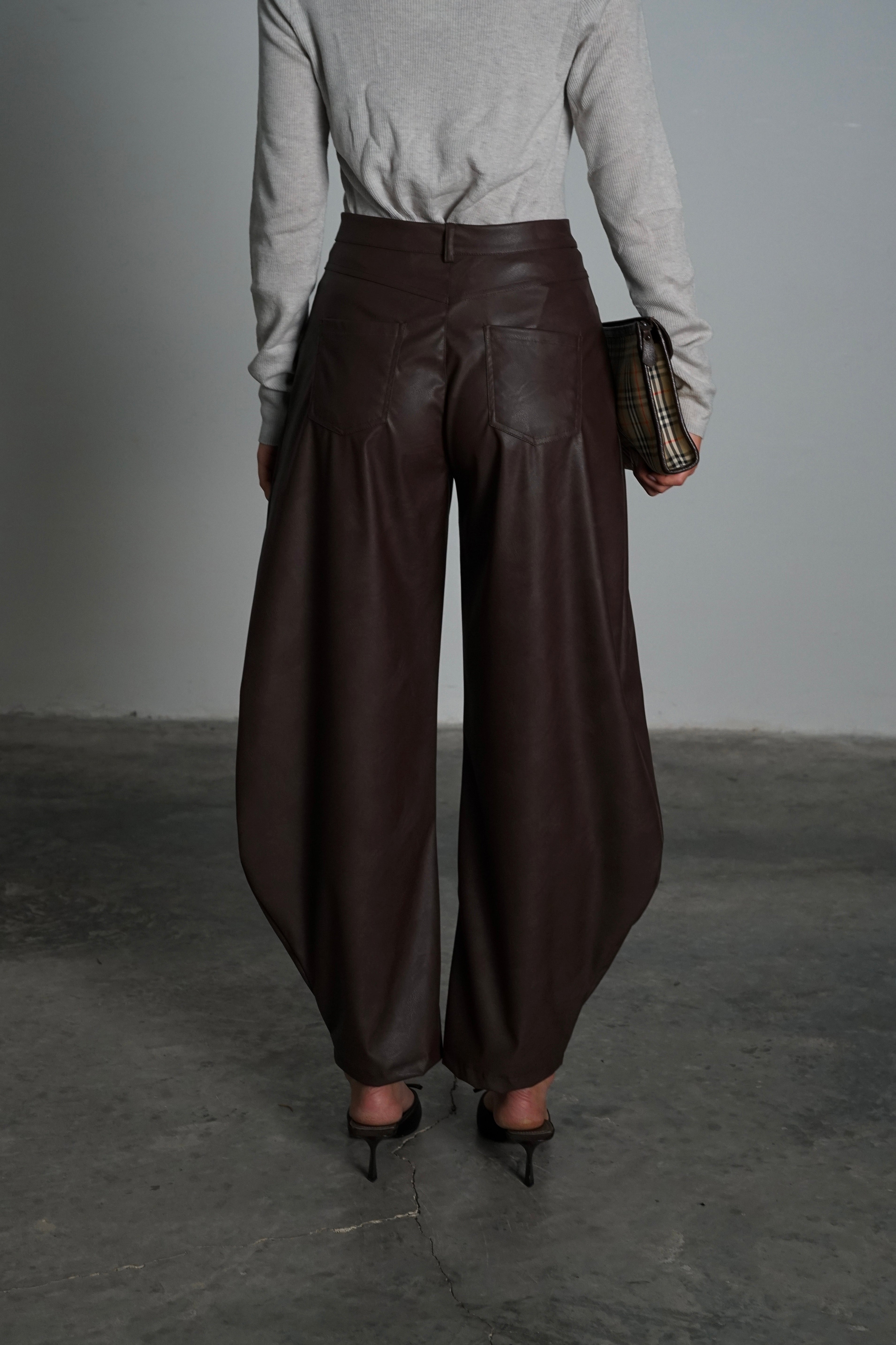 מכנסי קיסו-חום