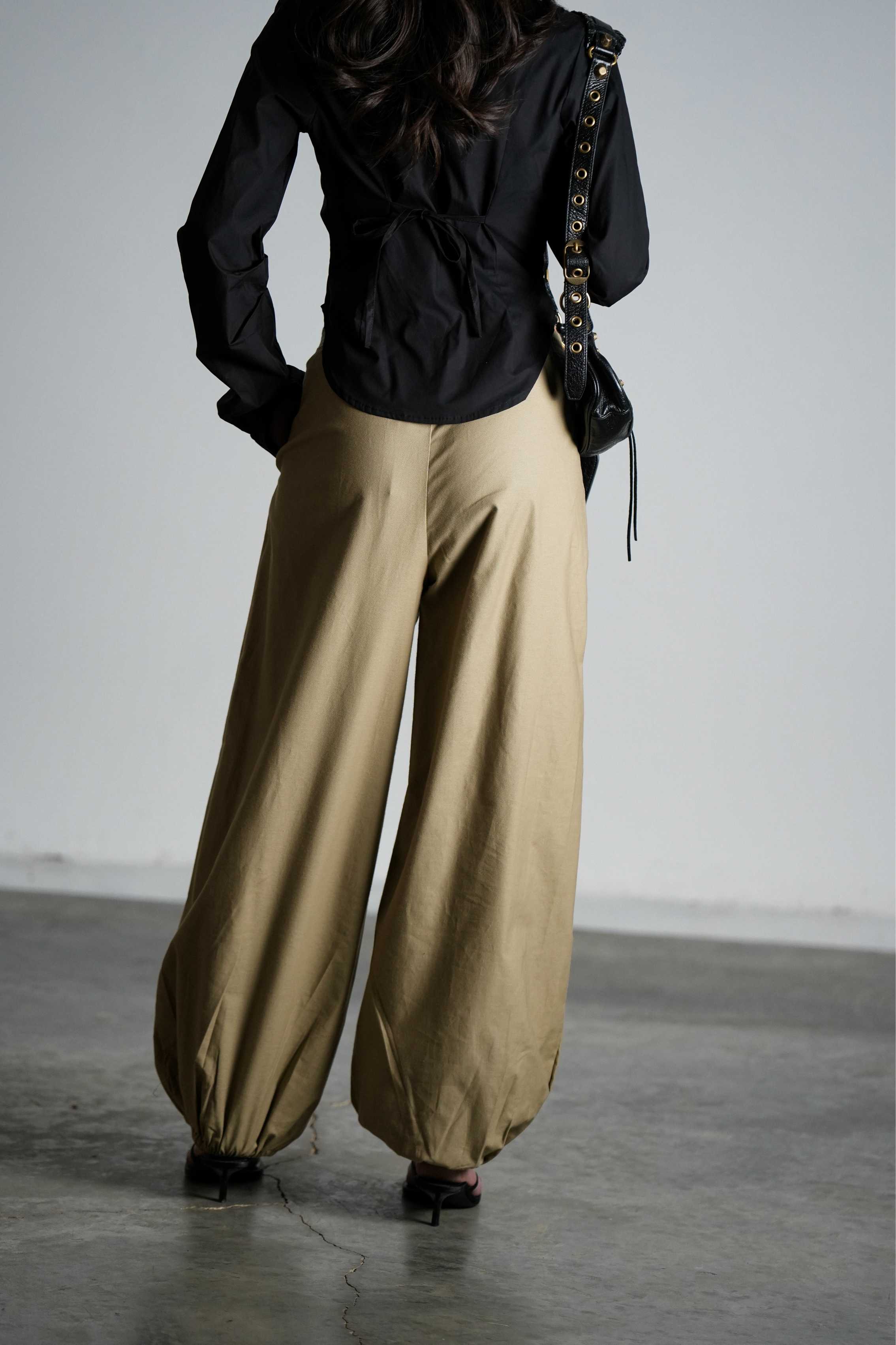 מכנסי ליריקה-חאקי