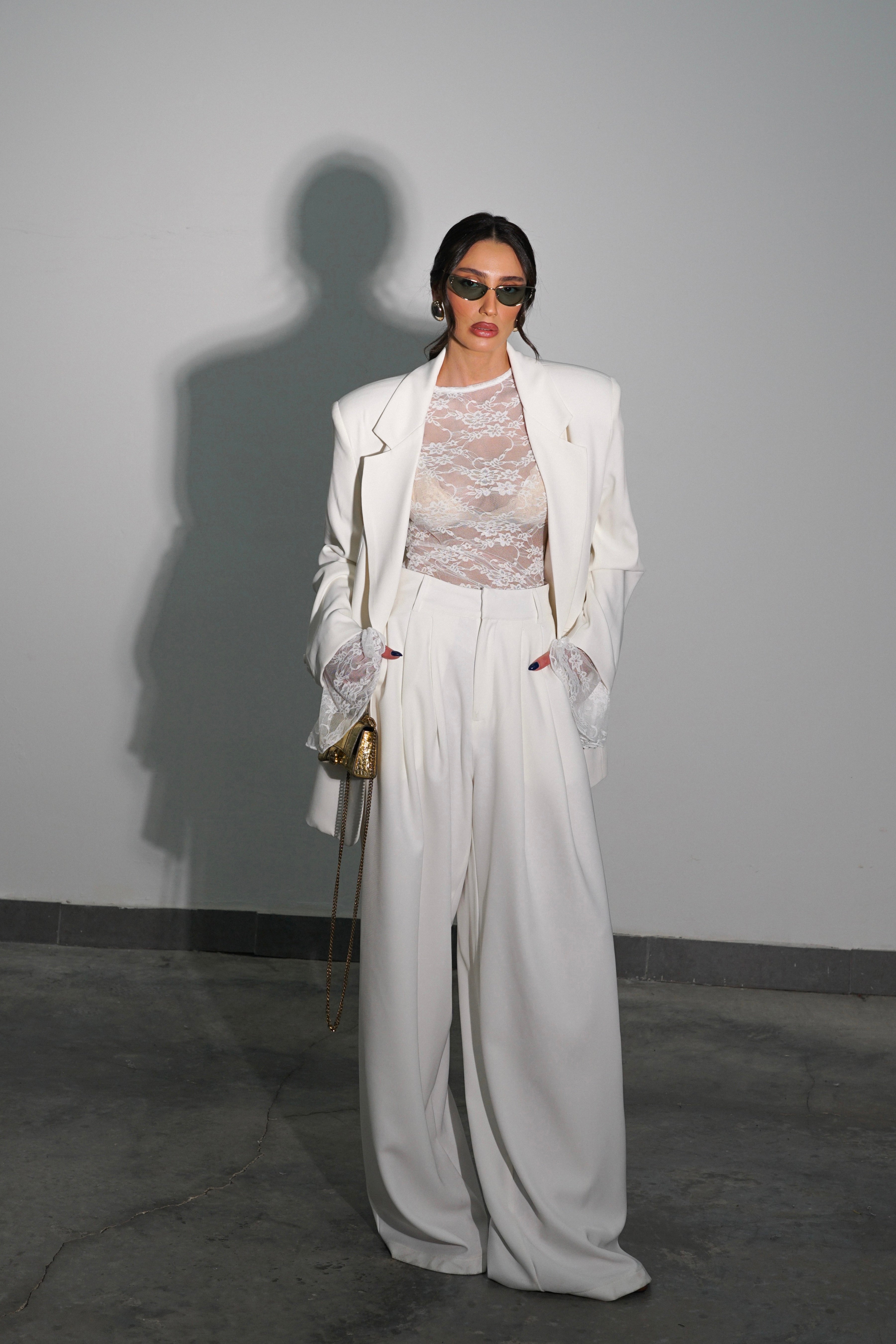 חליפת מיקלה-לבן