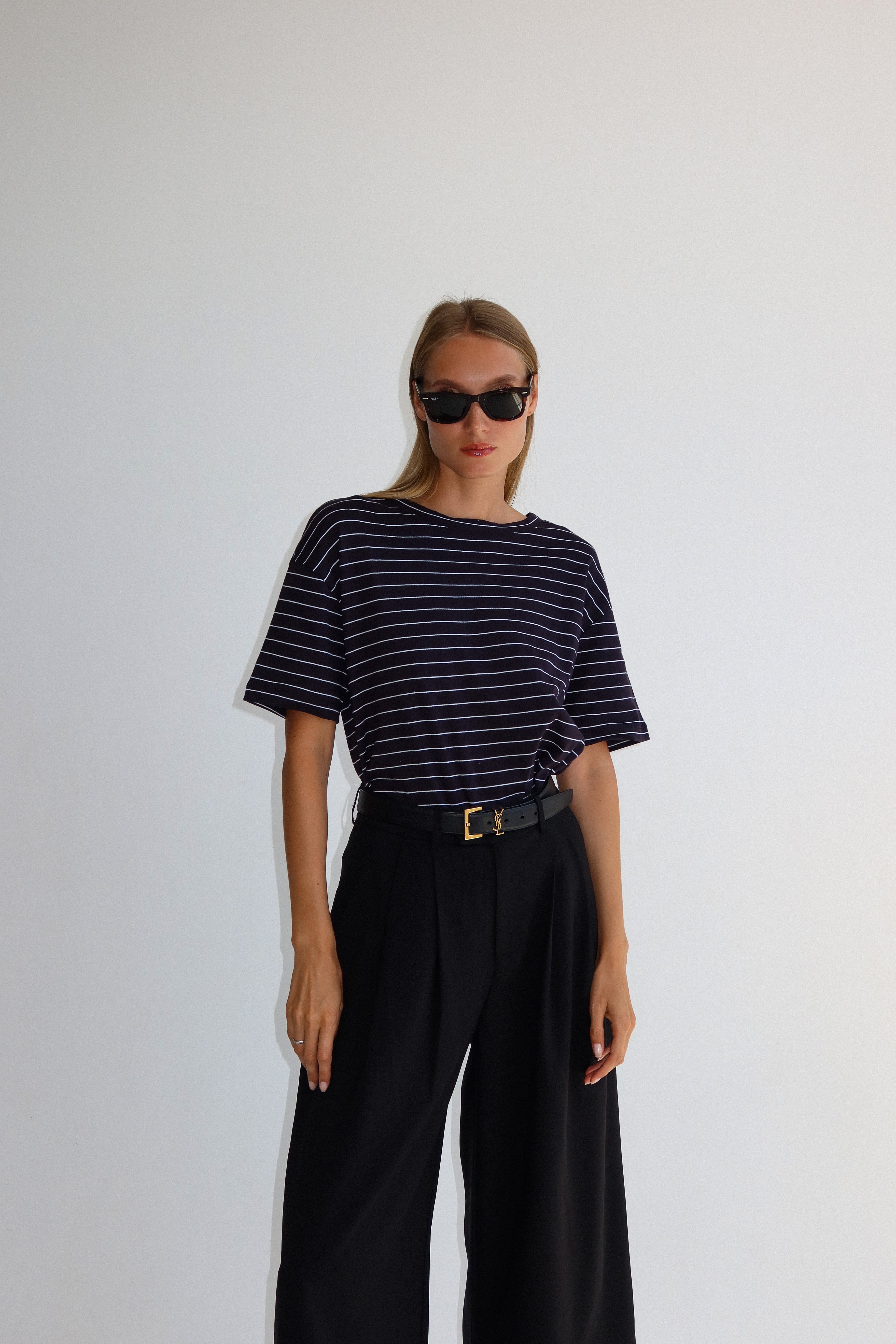 חולצת בייס פסים - שחור לבן