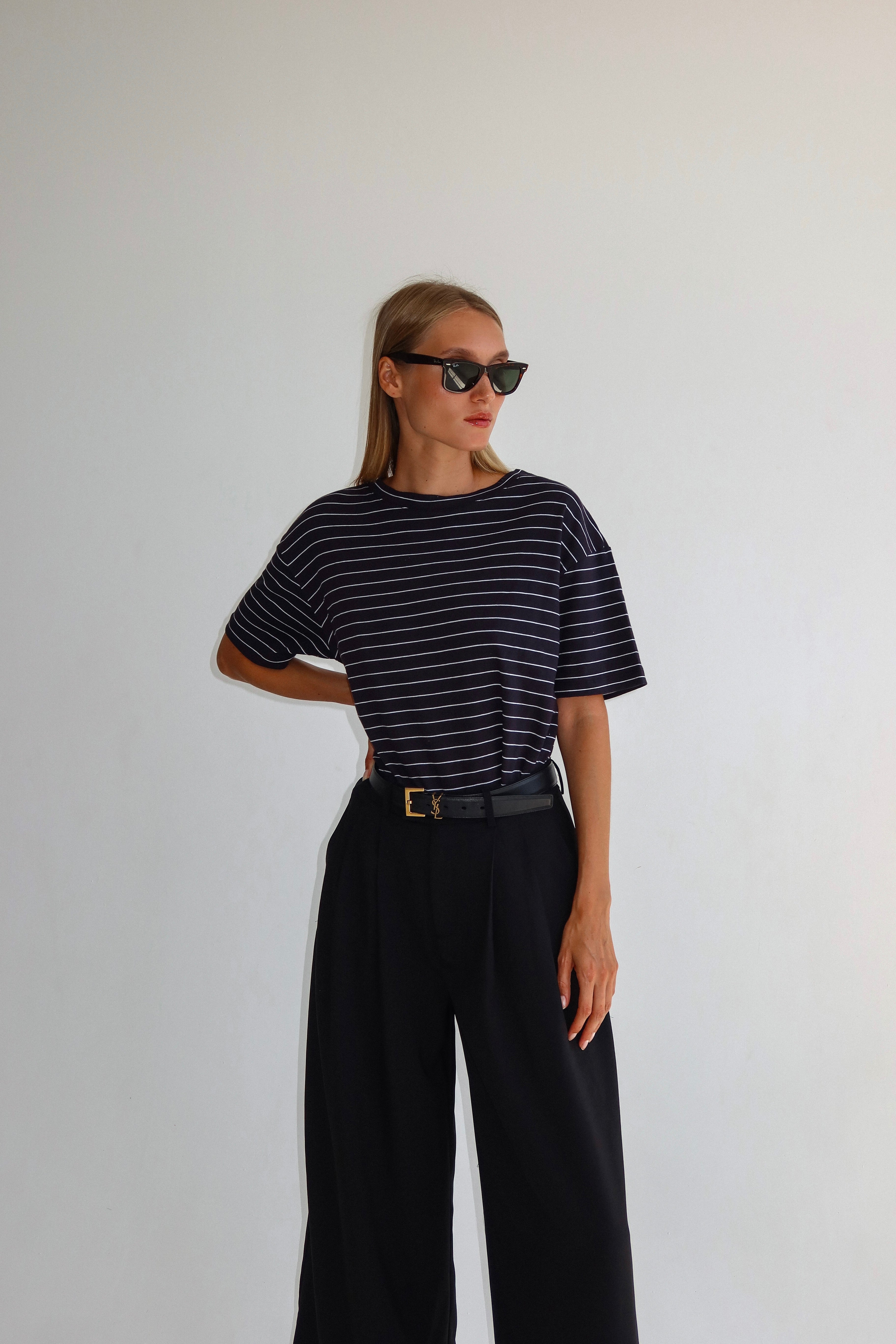 חולצת בייס פסים - שחור לבן