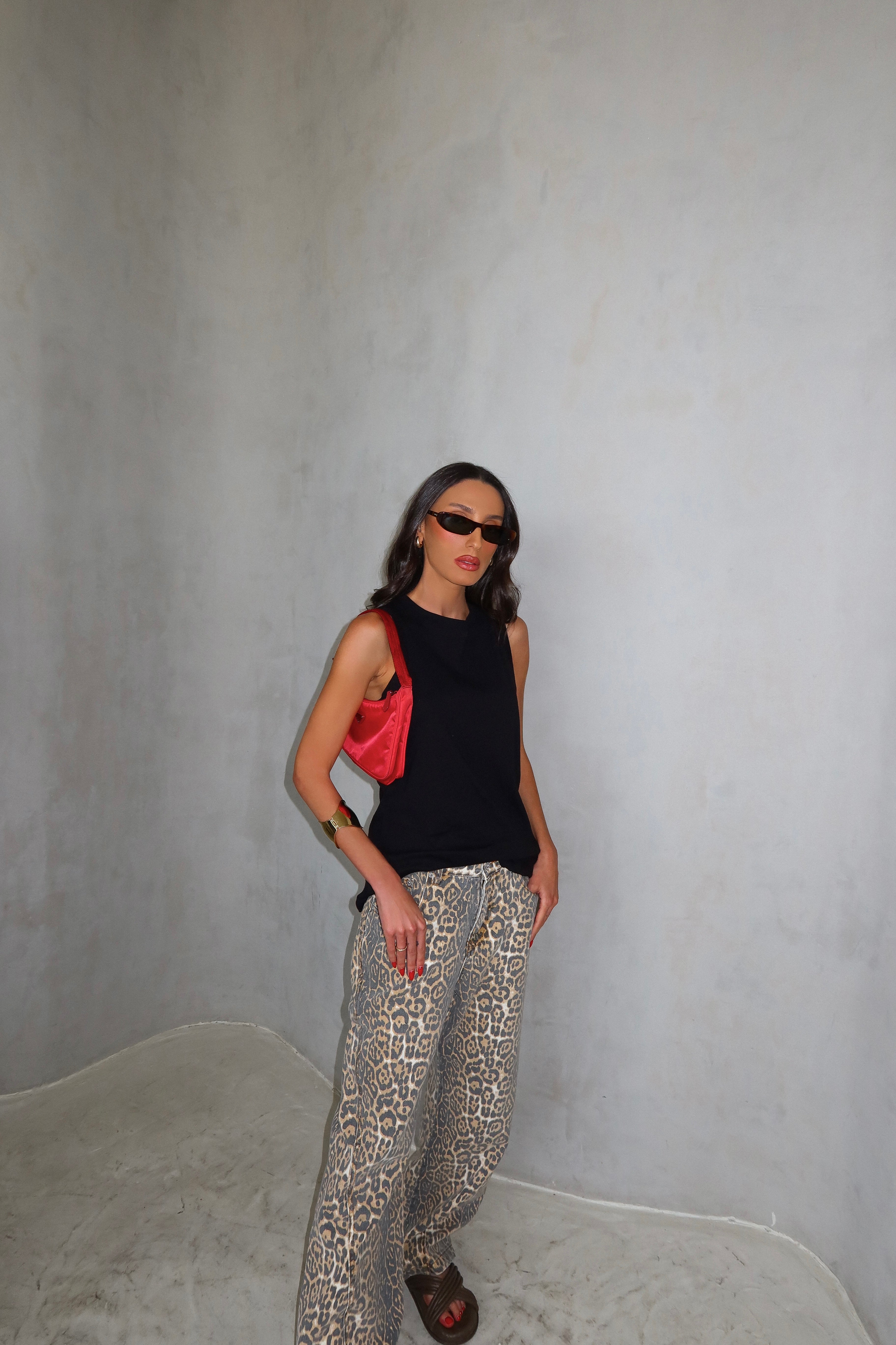 גופיית קילי - שחור