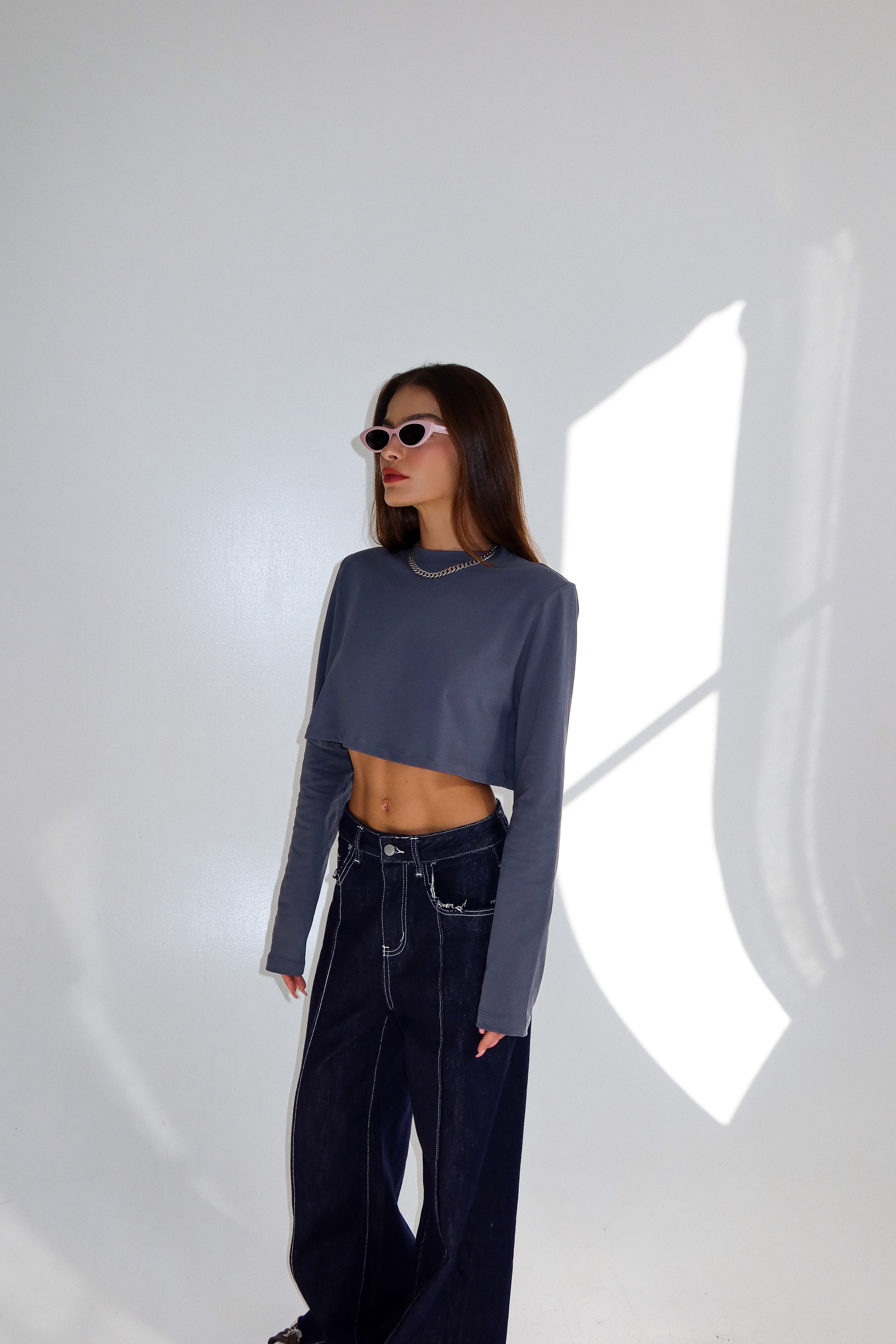 חולצת קרופ פופ-אפור פלדה