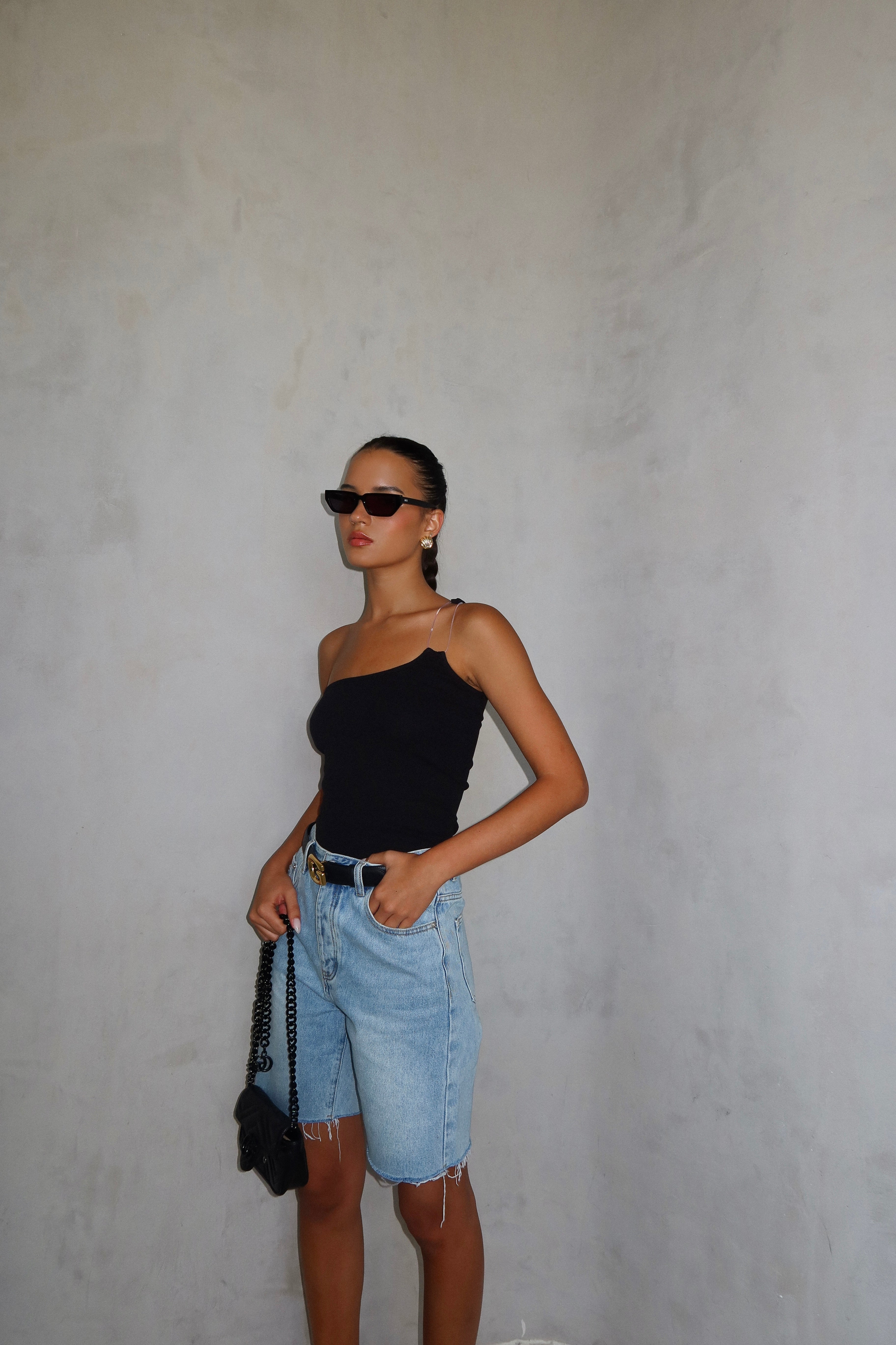 גופיית כתף מילו - שחור