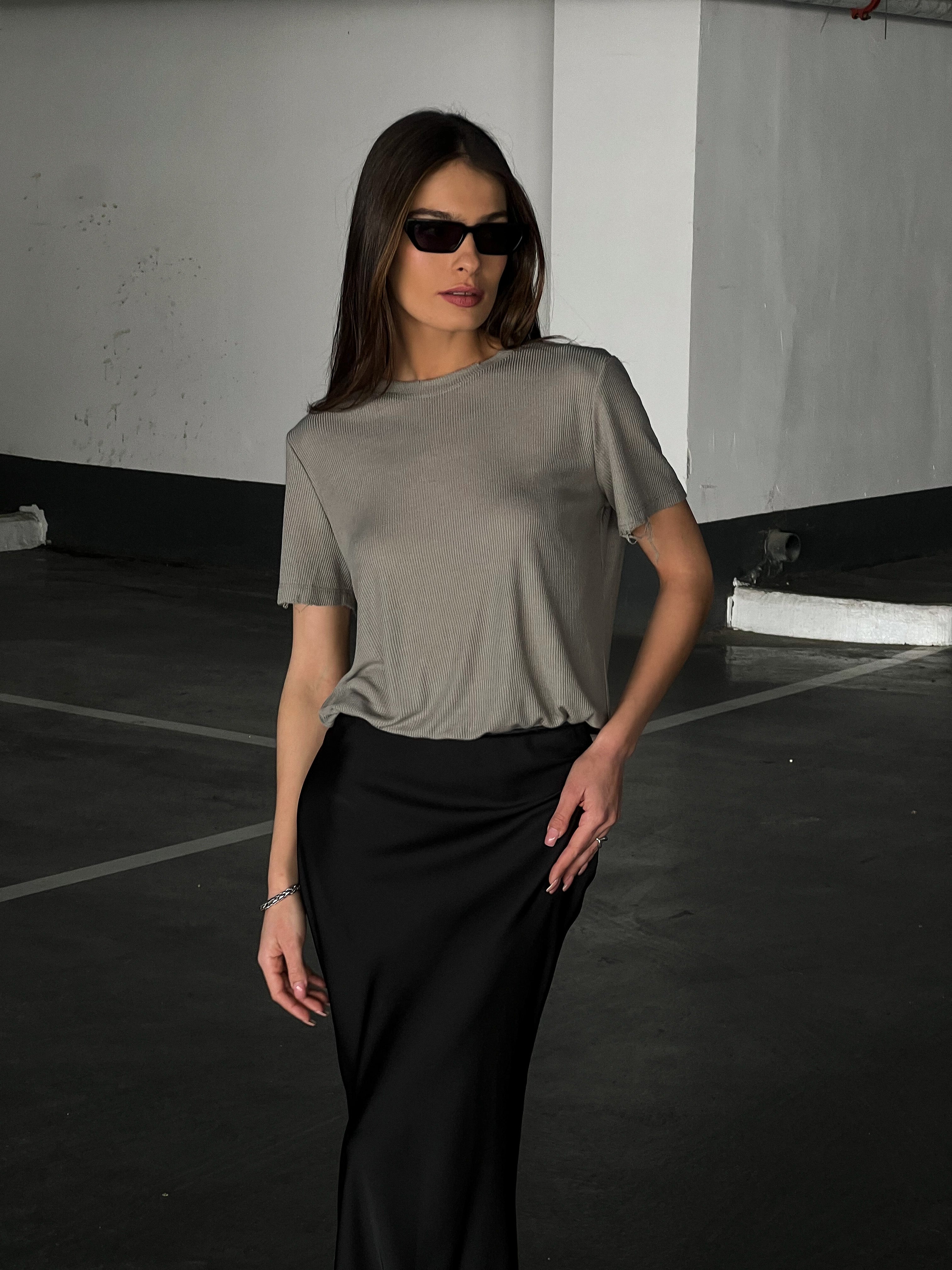 חולצת בייסיק 117-אפור ירקרק