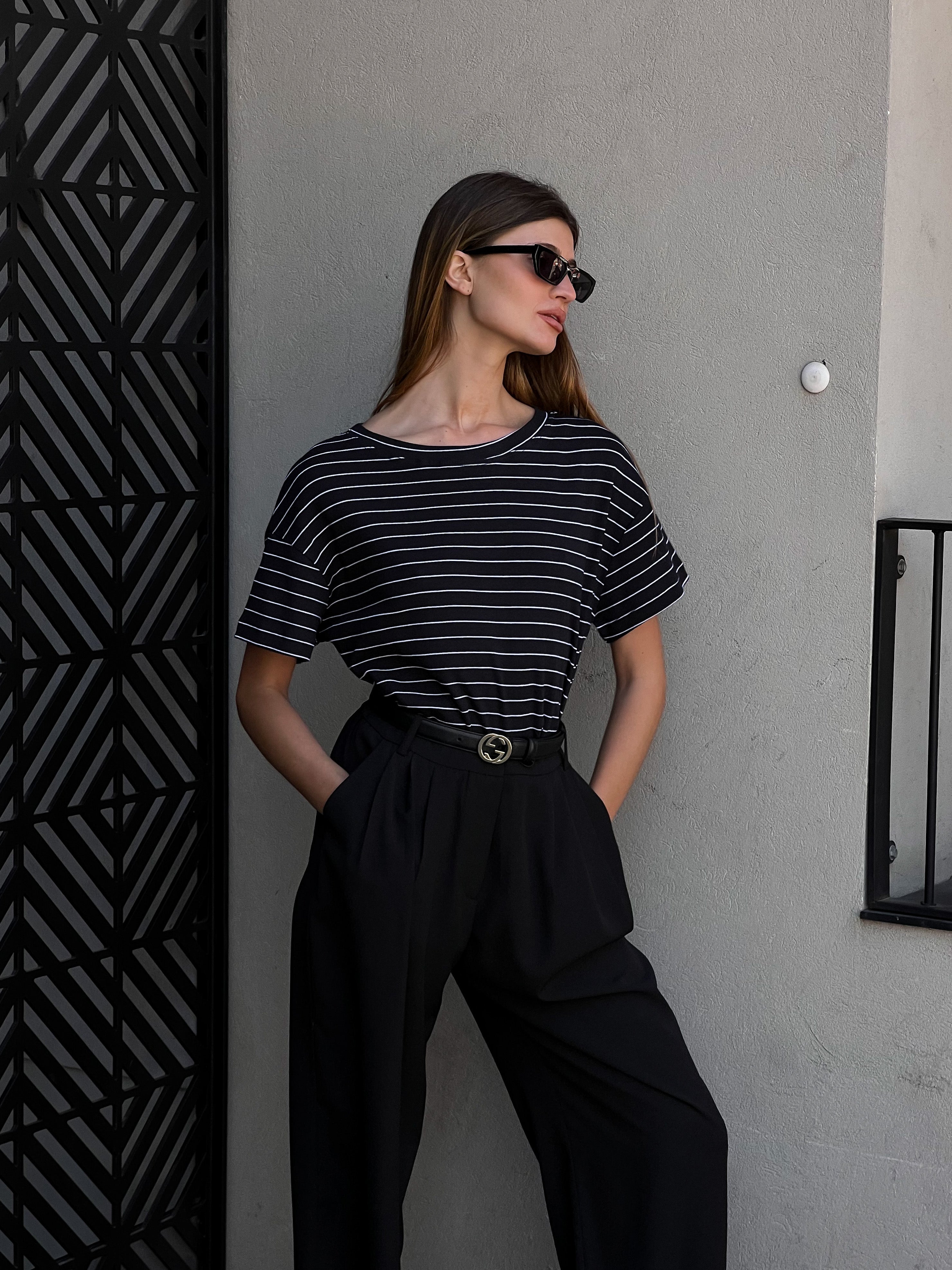 חולצת בייס פסים - שחור לבן